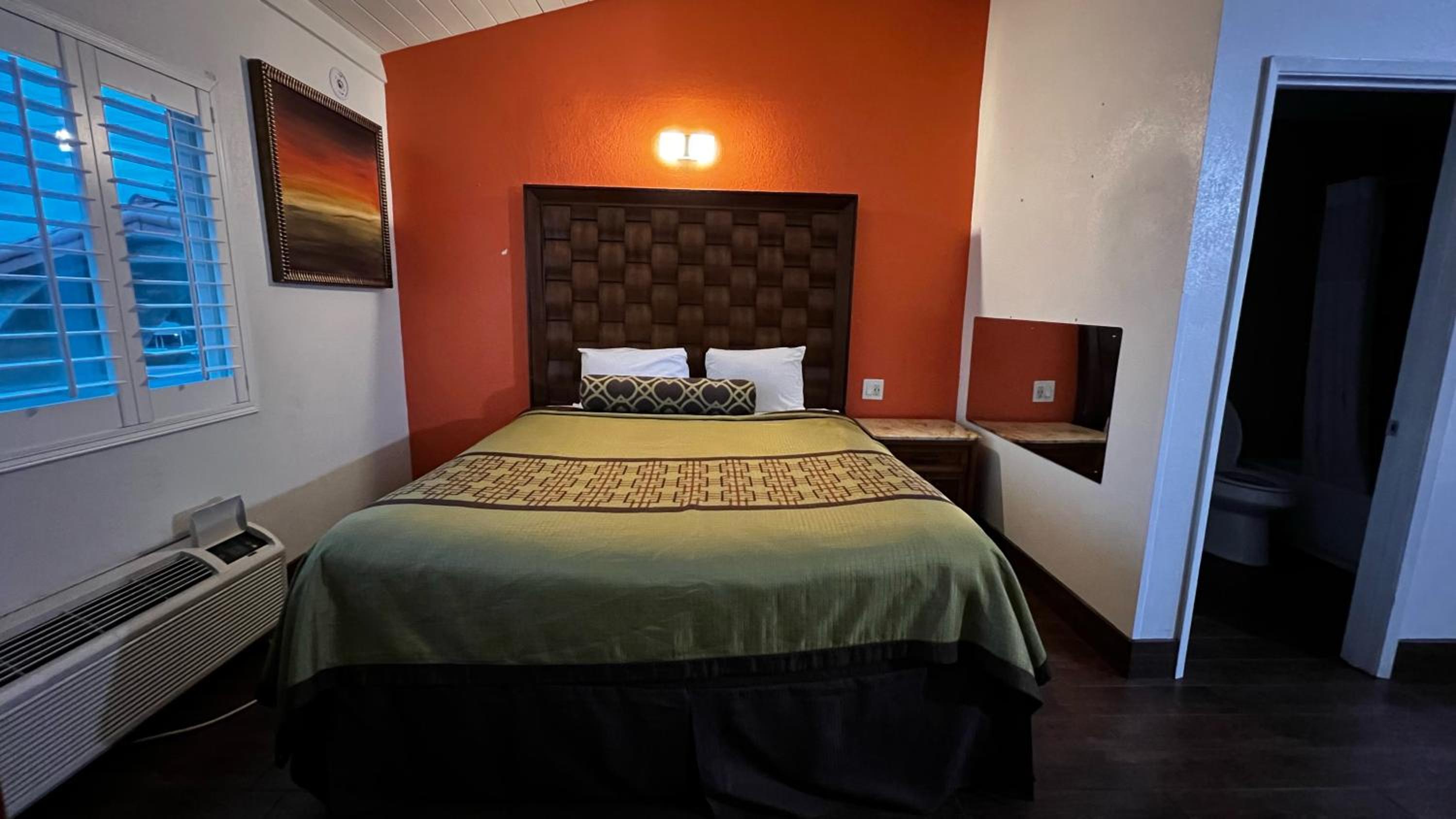 Deluxe King Room photo 2