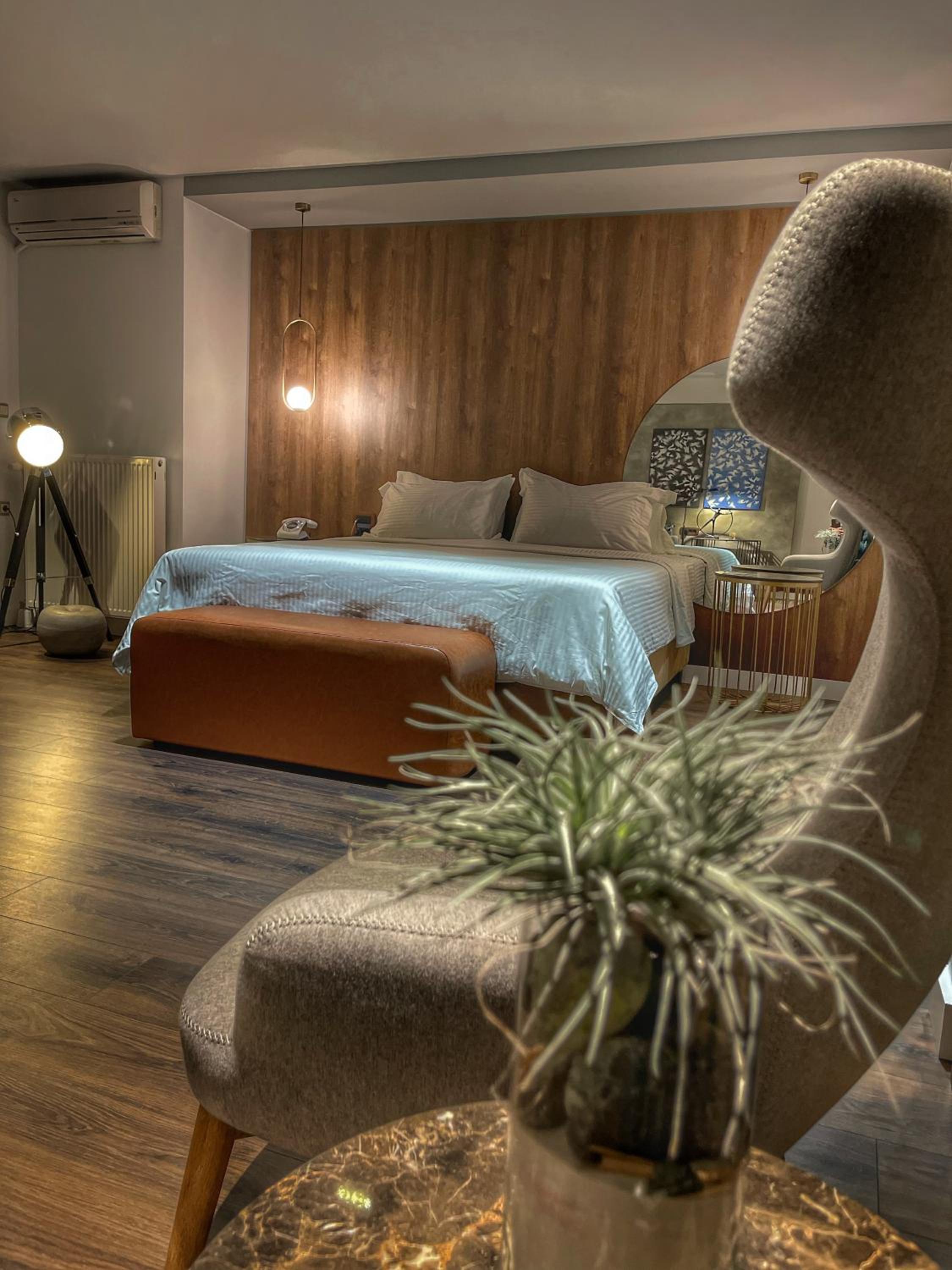 Deluxe Suite with Sea View - Photo 4