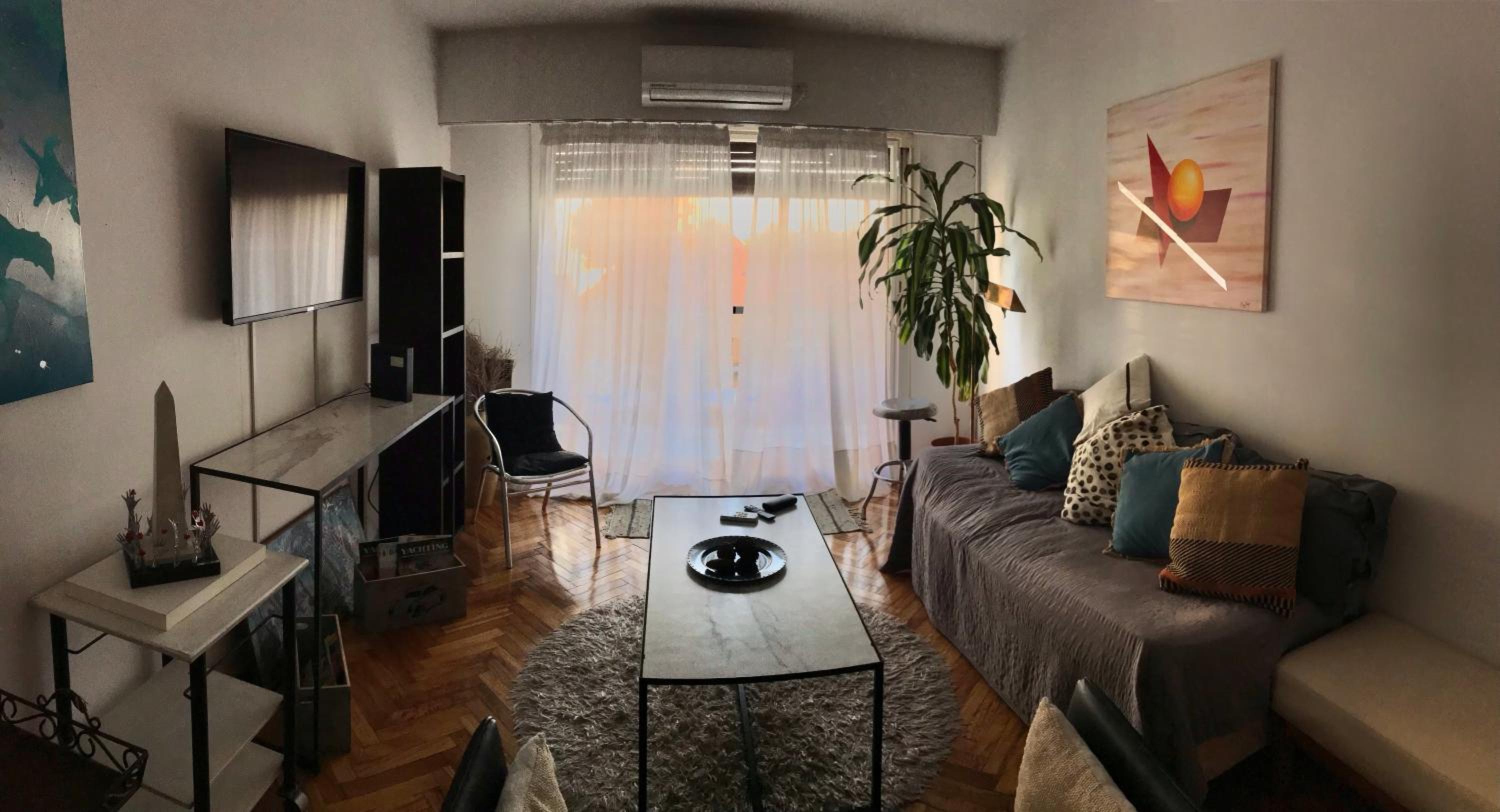One-Bedroom Apartment photo 1