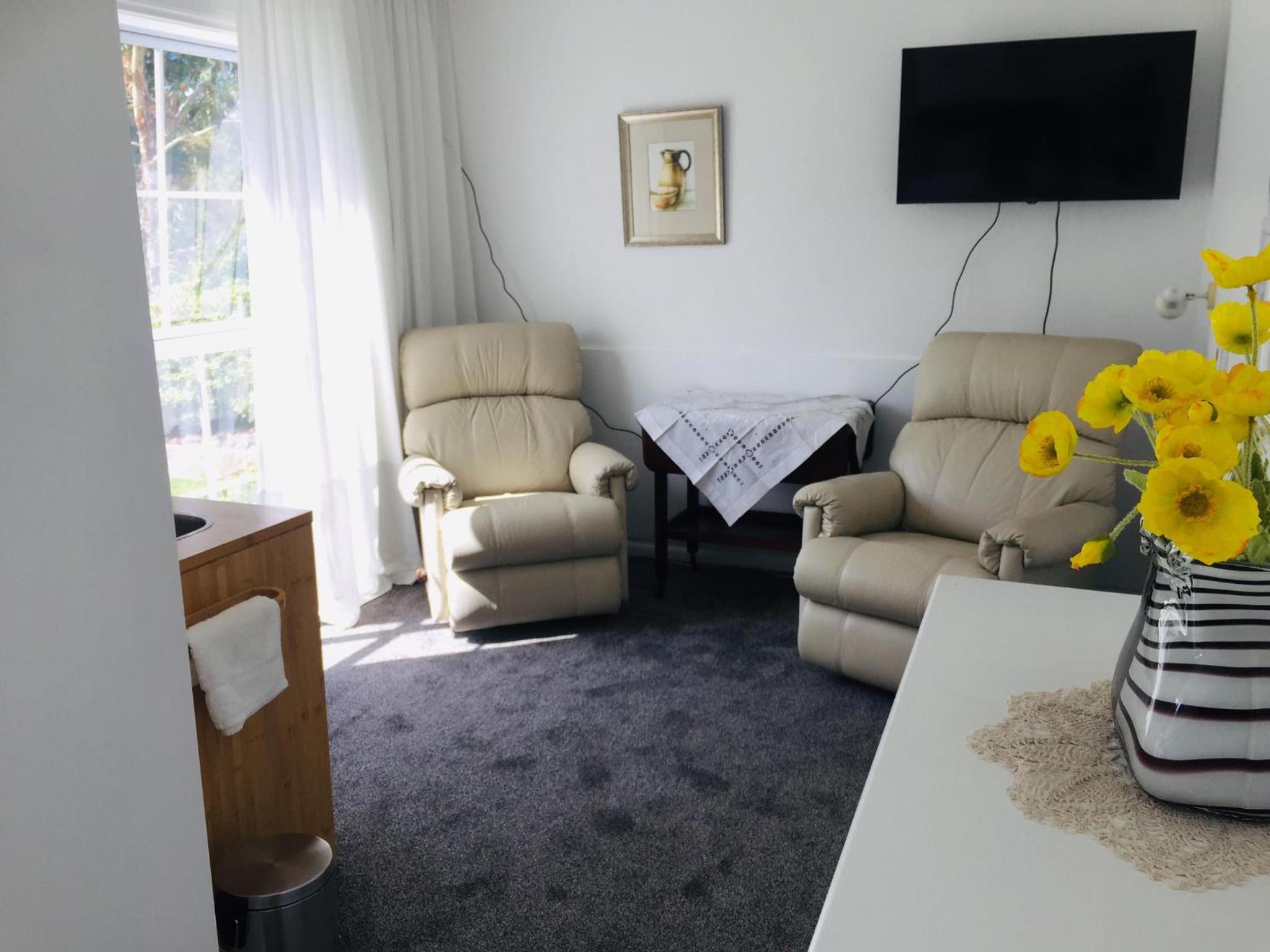 Standard Queen Room - Photo 4
