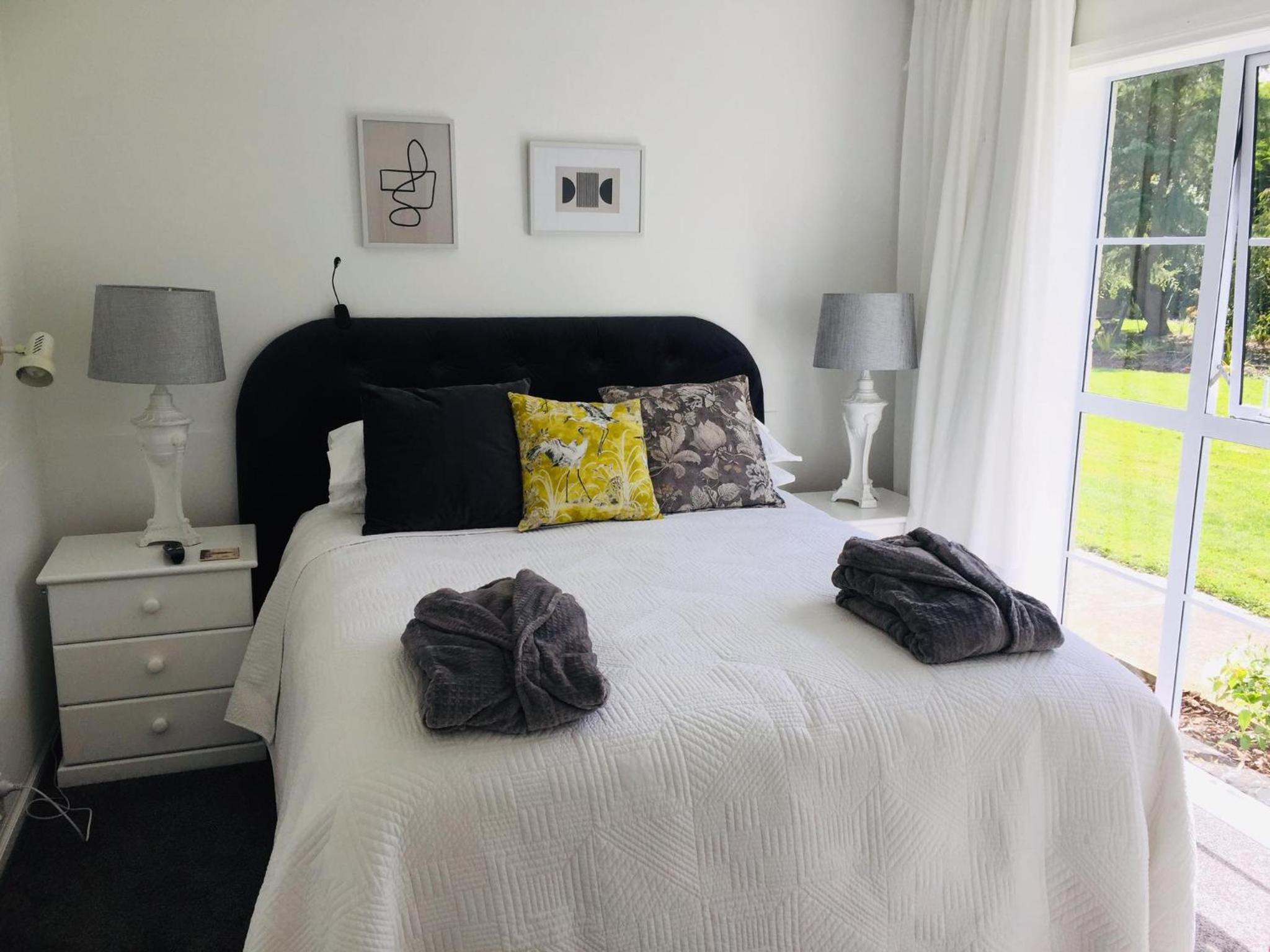 Standard Queen Room - Photo 5