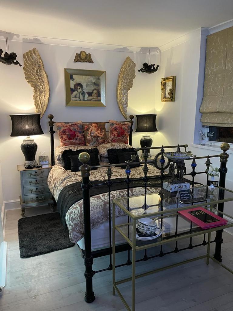 Deluxe Double Room with Shower