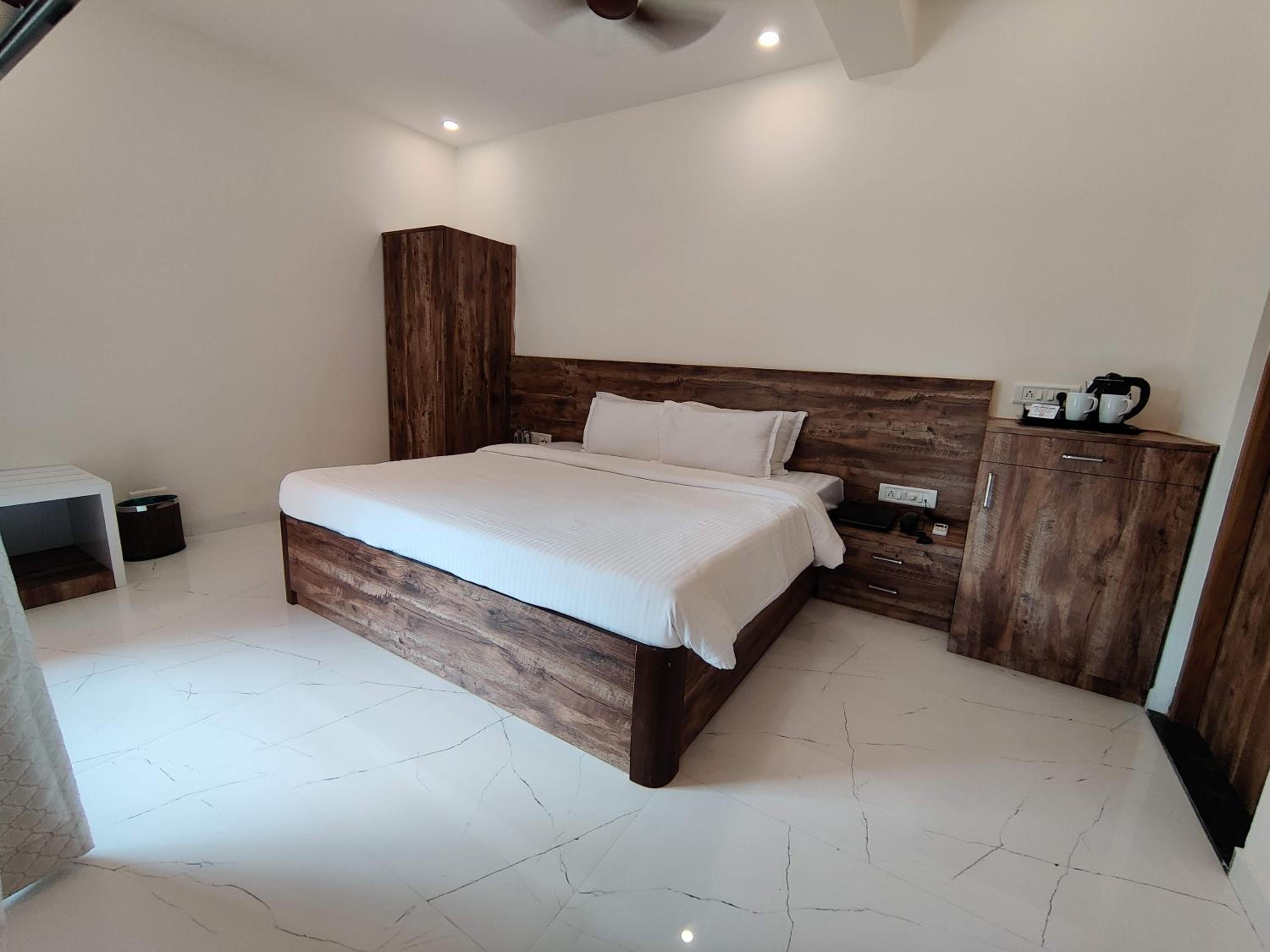 King Room with Garden View - Photo 3