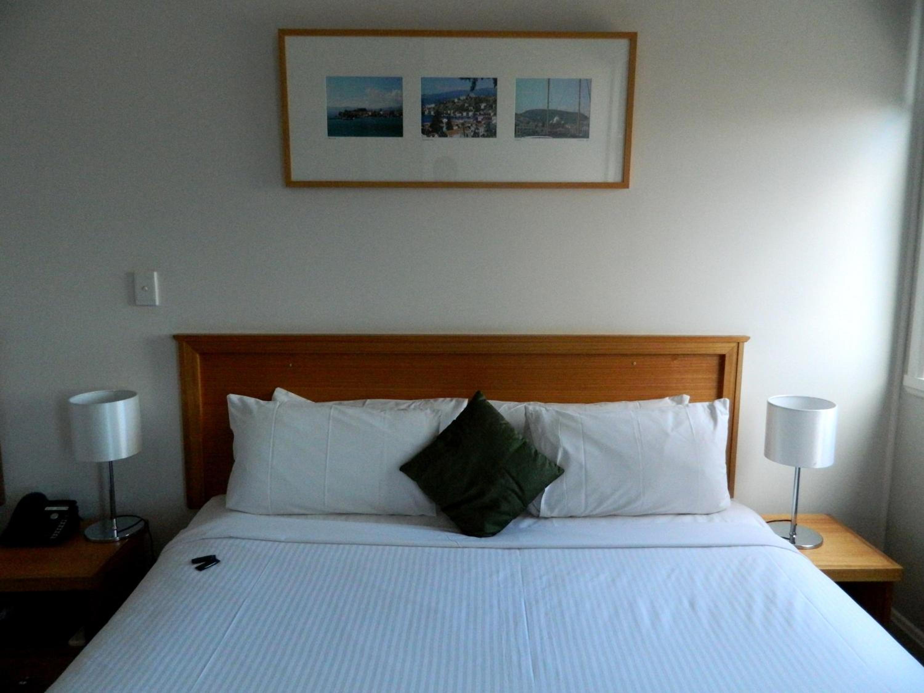 Economy Double Room with Shared Bathroom photo 2