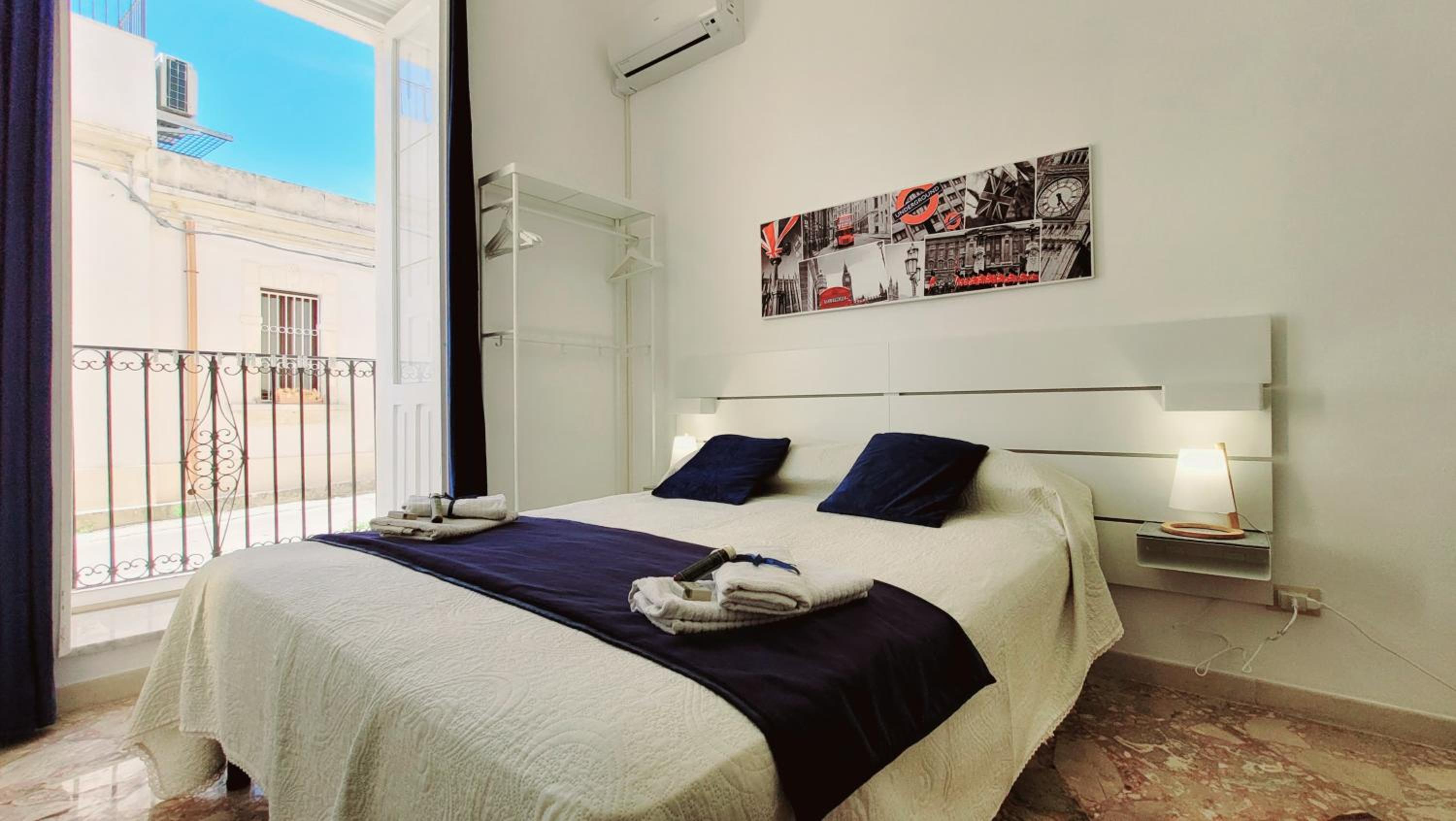 Double Room with Private Bathroom photo 1