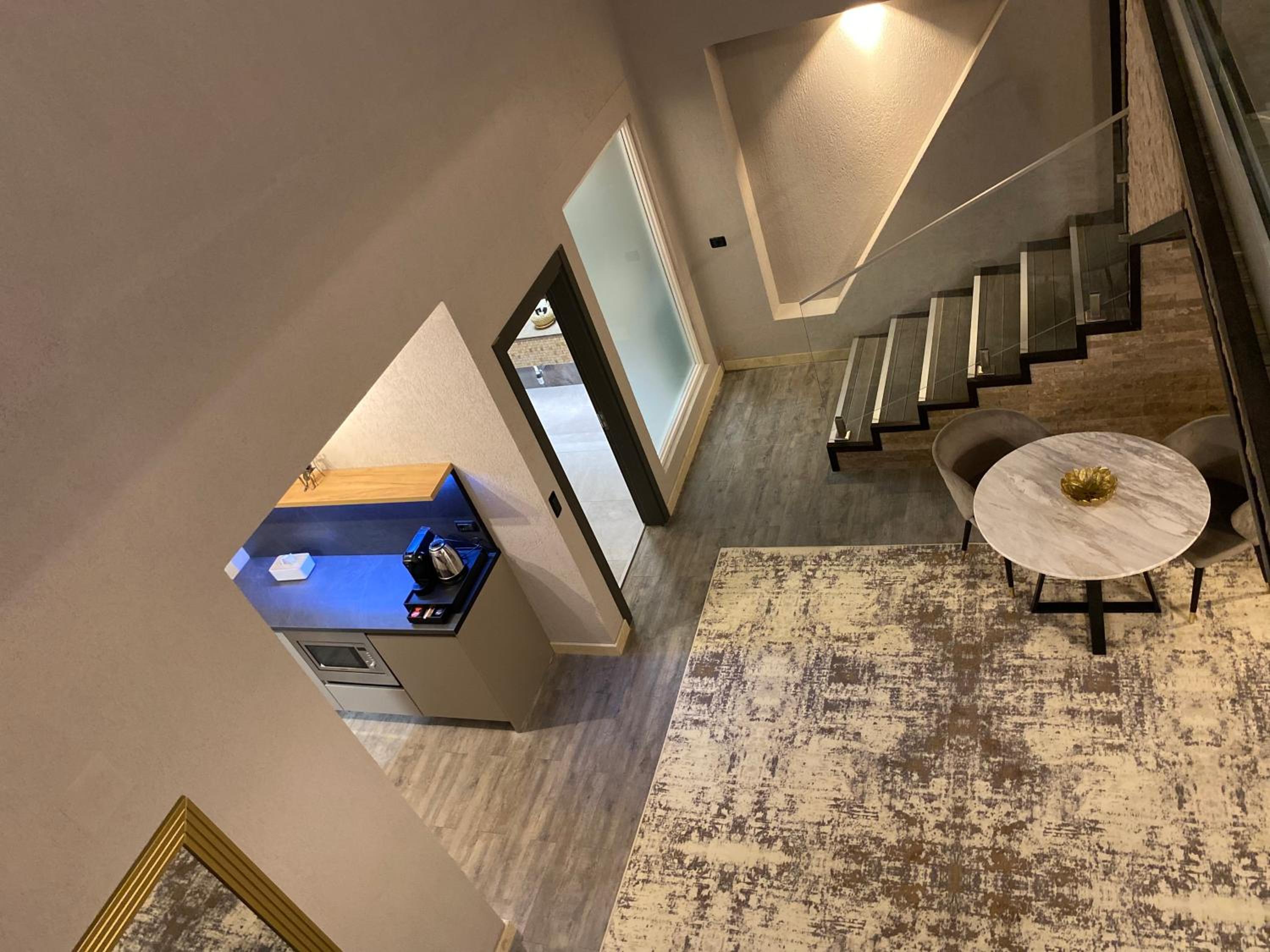 Penthouse Apartment with Mountain View, Hot tube & Fireplace - Photo 10