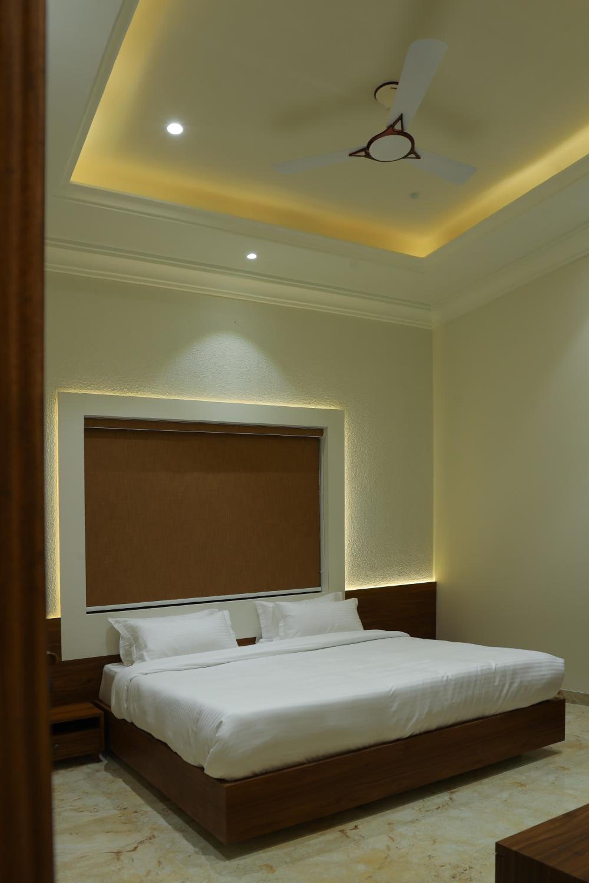 Deluxe Room - Photo 1