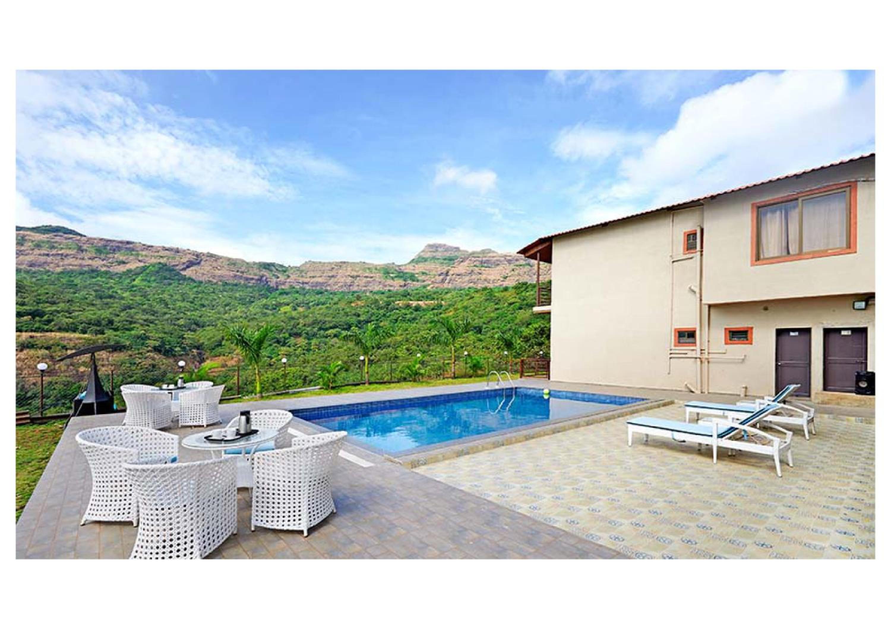 Villa photo 2