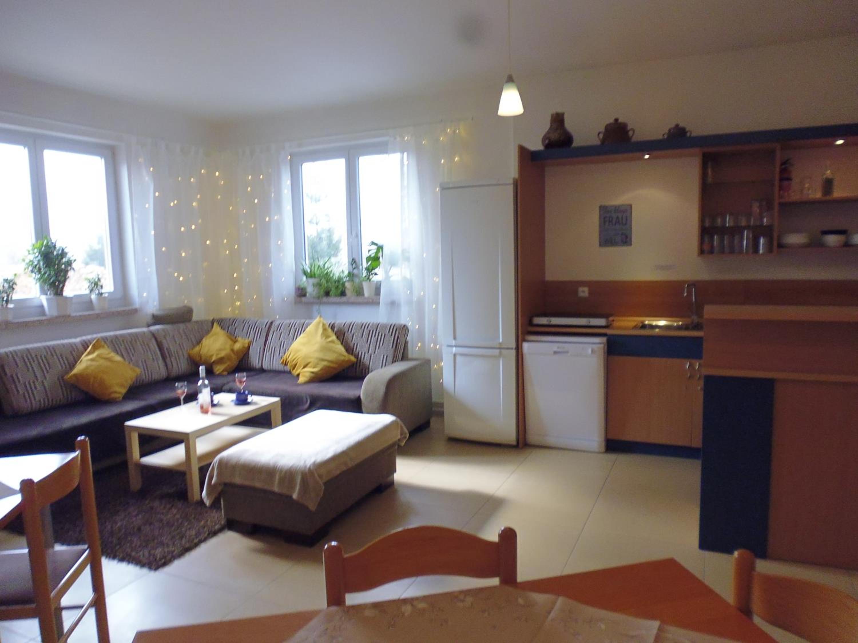 Family Room with Bathroom photo 1