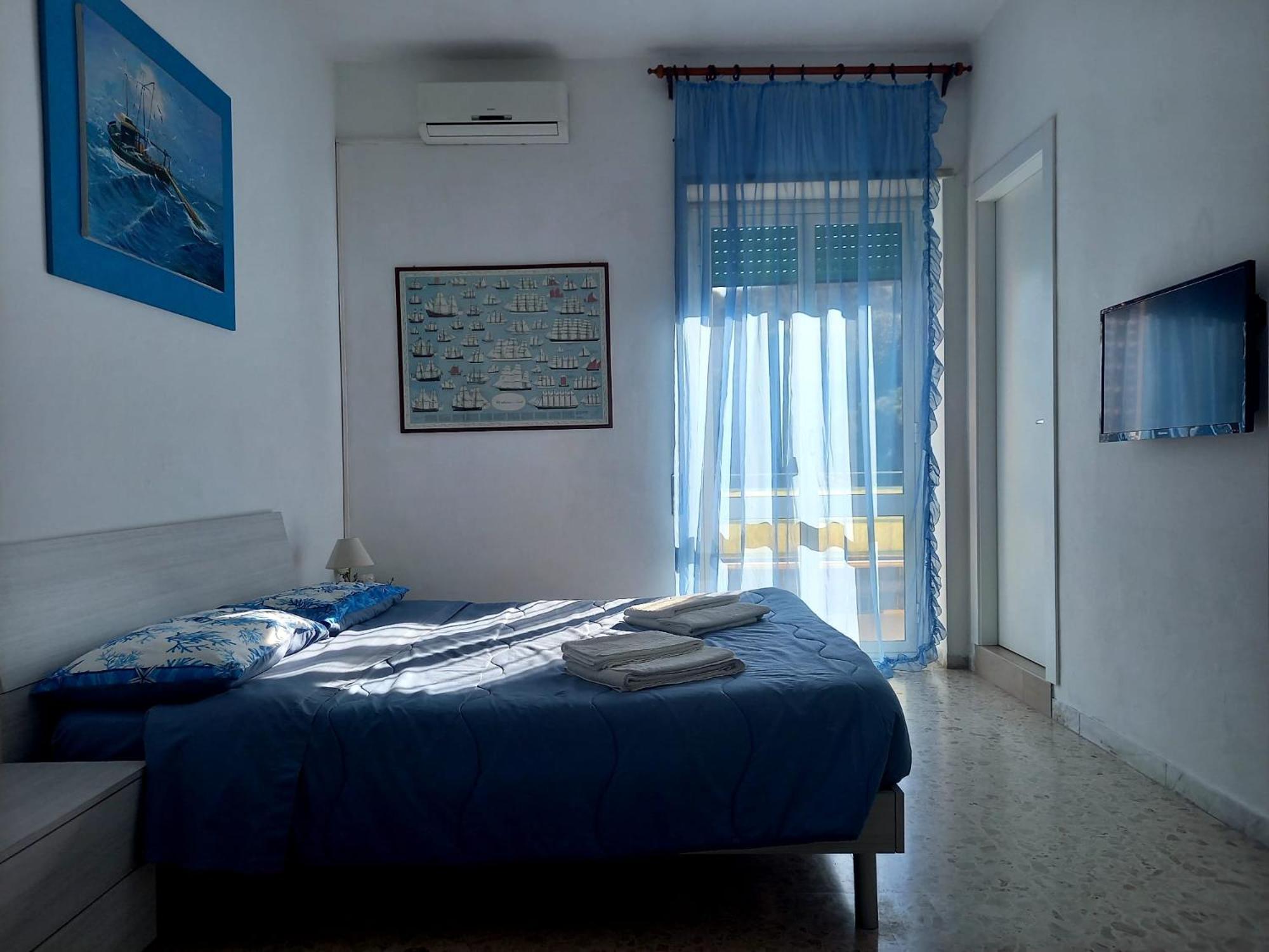 Double Room with Private Bathroom and Balcony photo 1