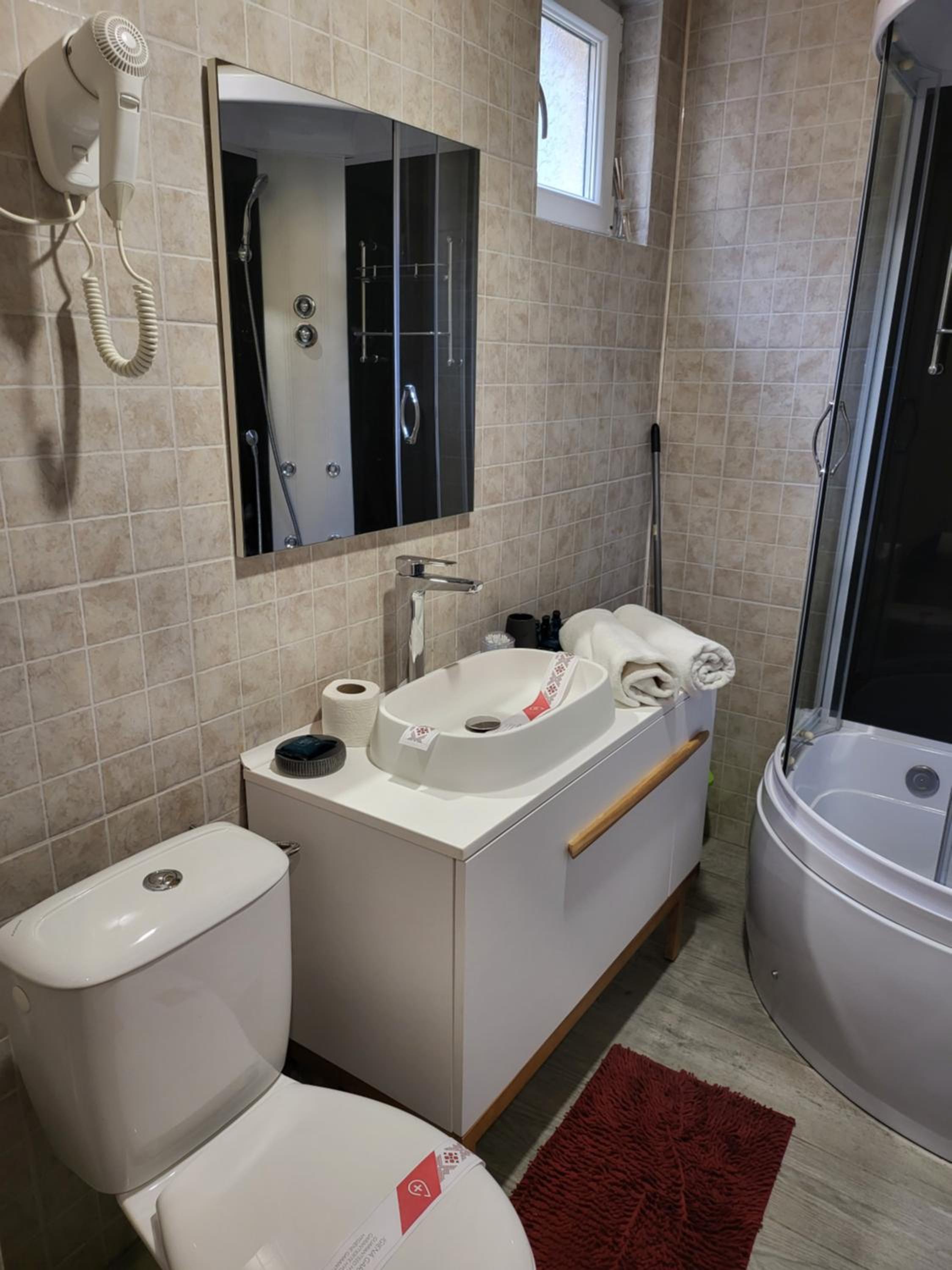 Double Room - Photo 4