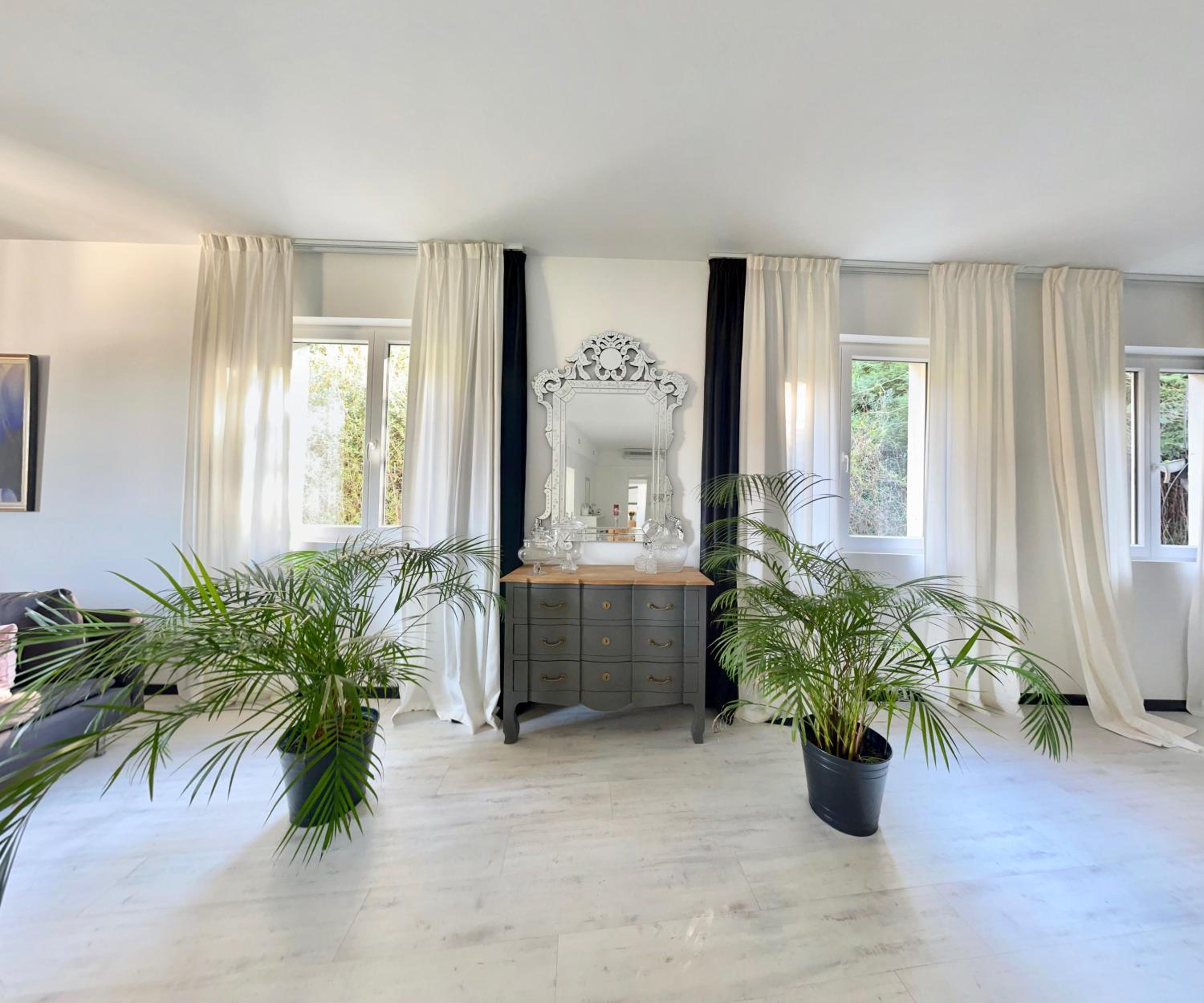 Suite Familiale avec Balcon et Accès Gratuit au Spa – Vue sur Sanctuaire photo