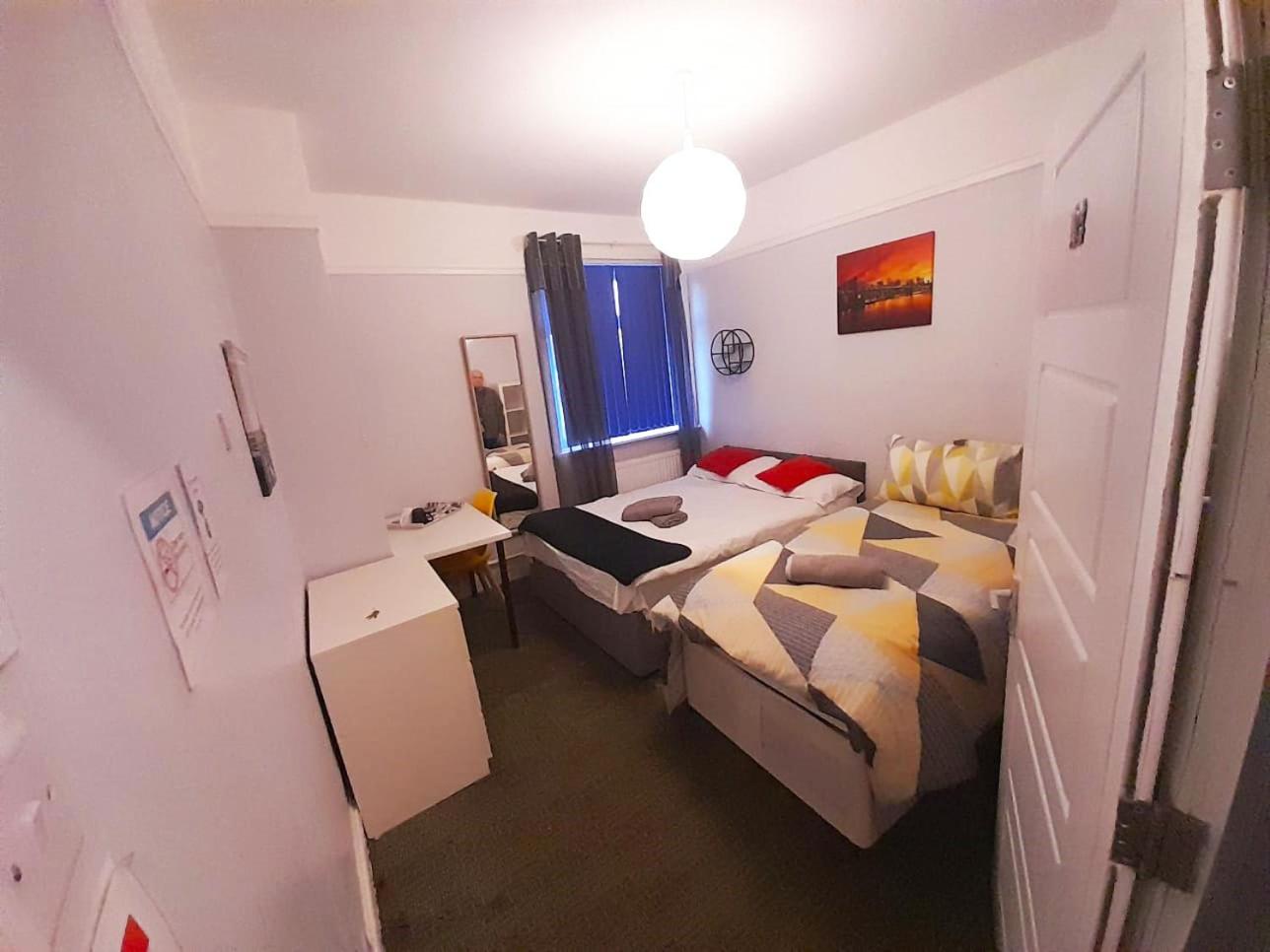 Budget Double or Twin Room with Shared Bathroom