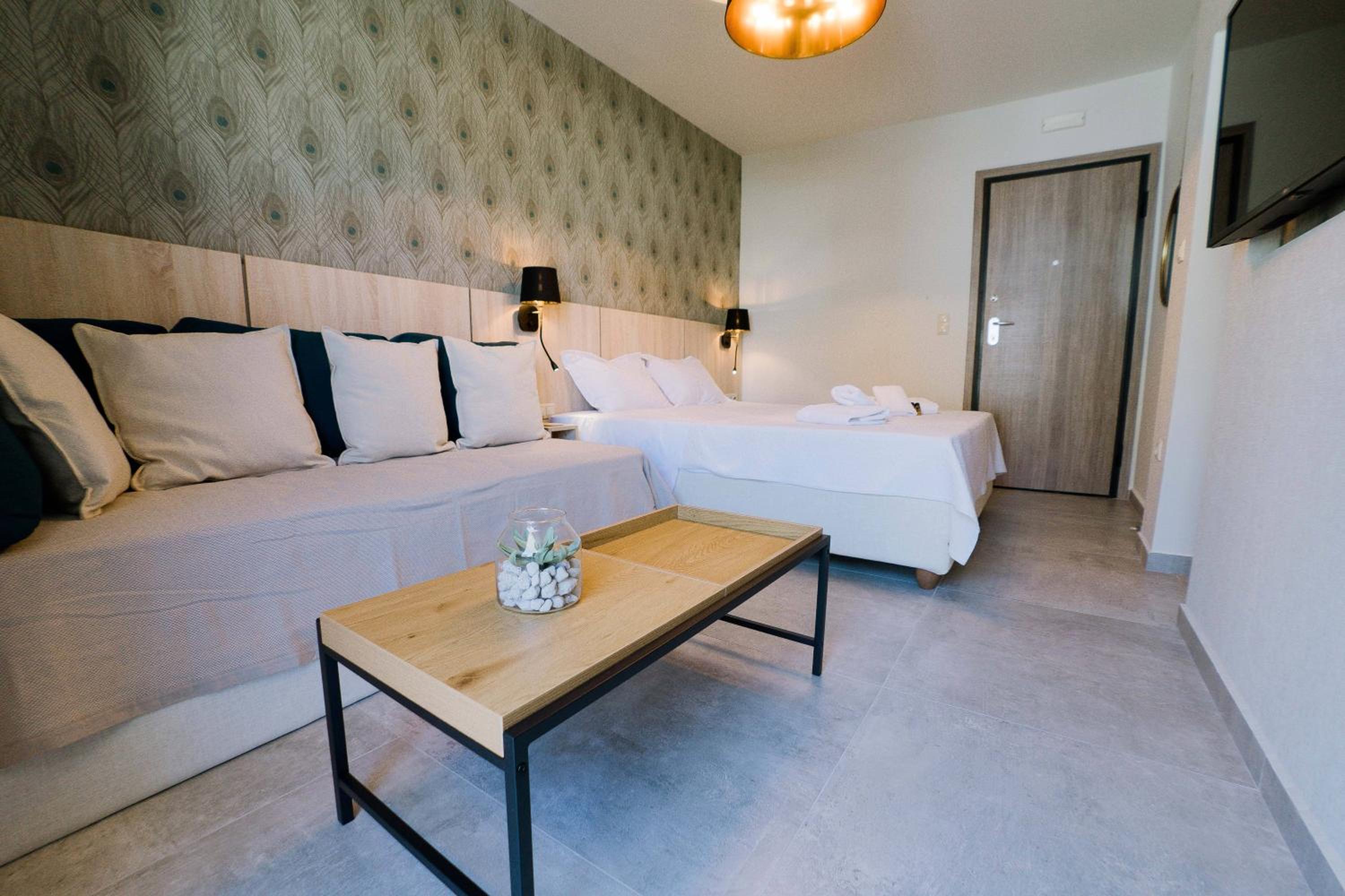 One-Bedroom Apartment - Photo 1