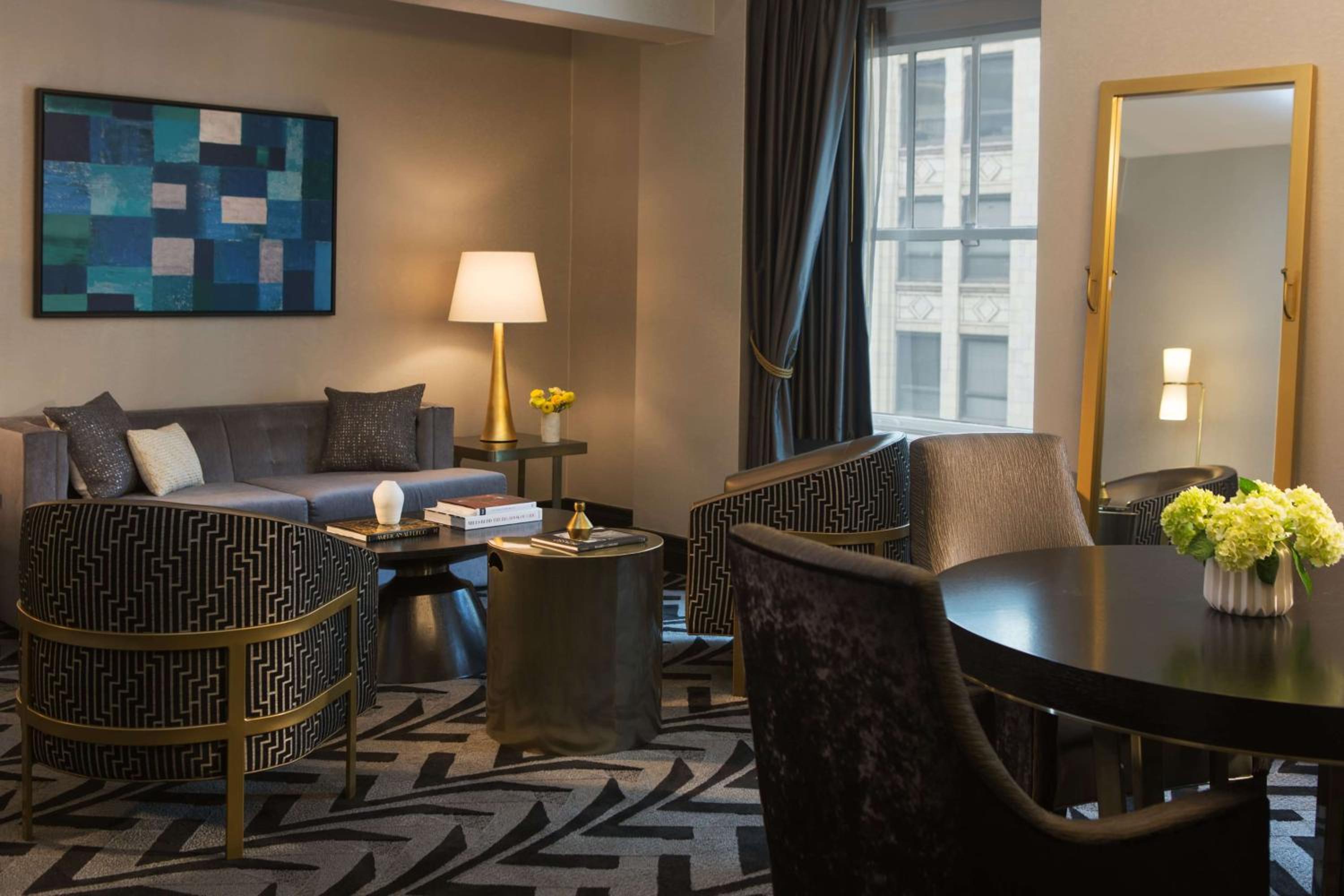 One-Bedroom King Suite - Photo 3