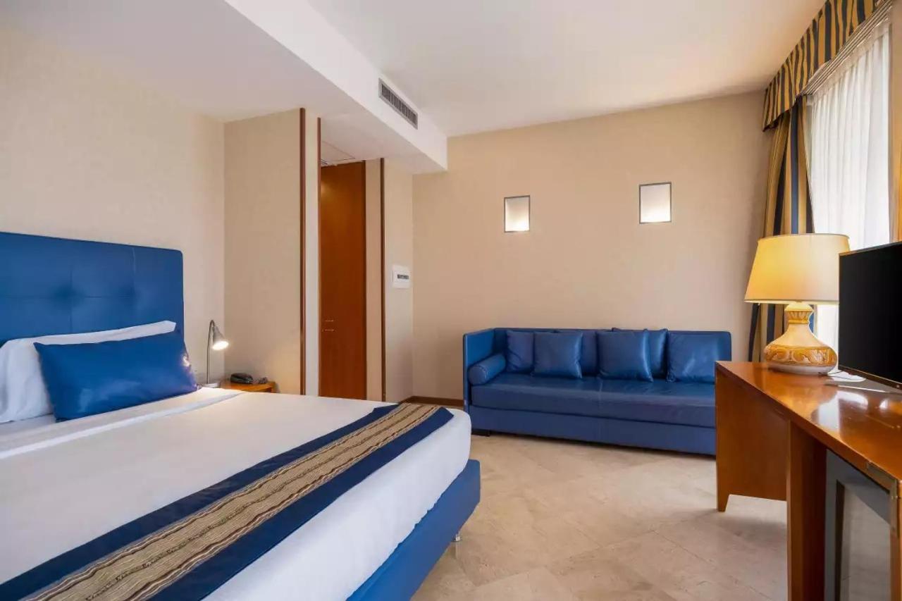 Quadruple Room - Photo 1