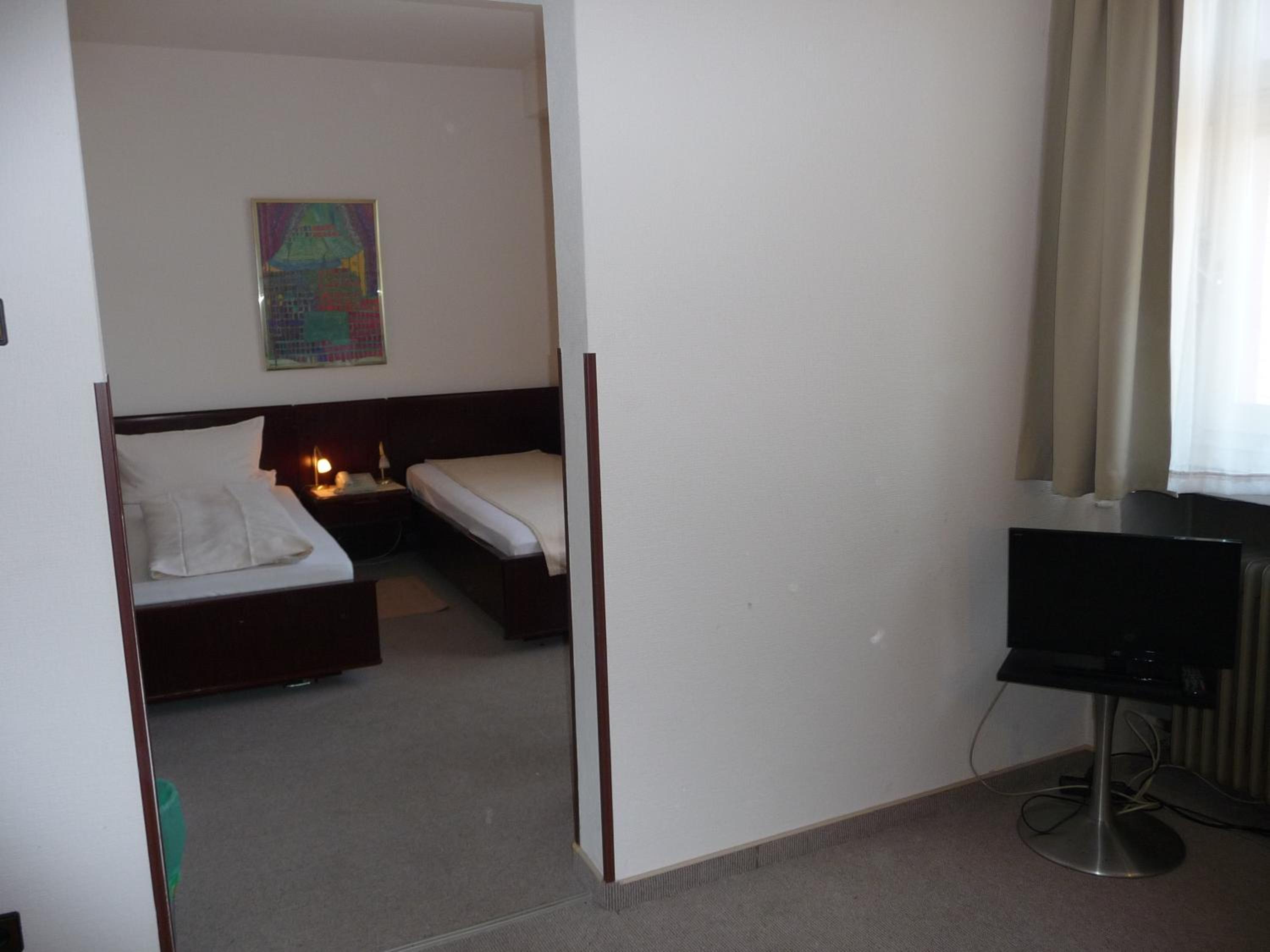 Single Room photo 2