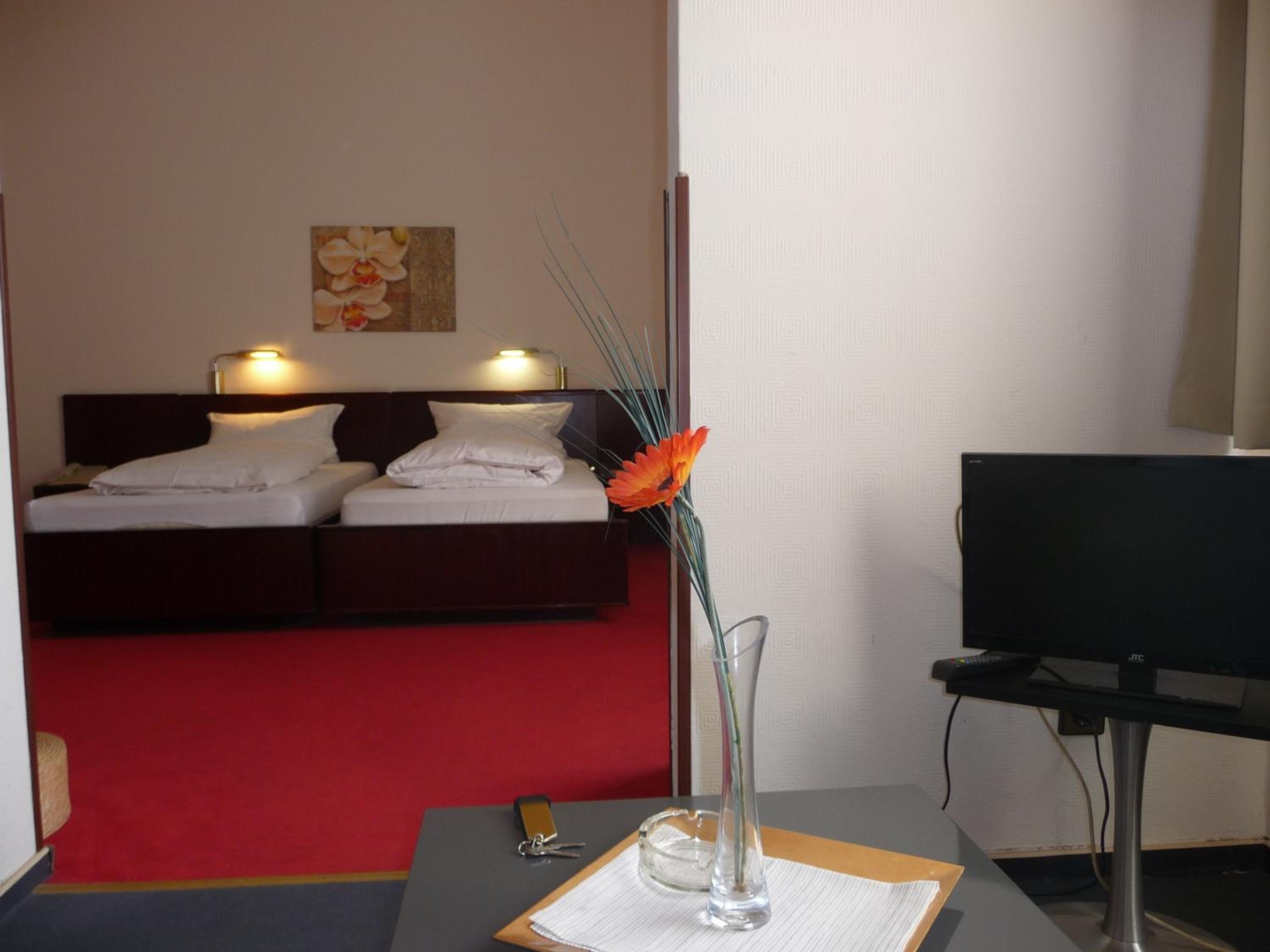Double Room - Photo 10