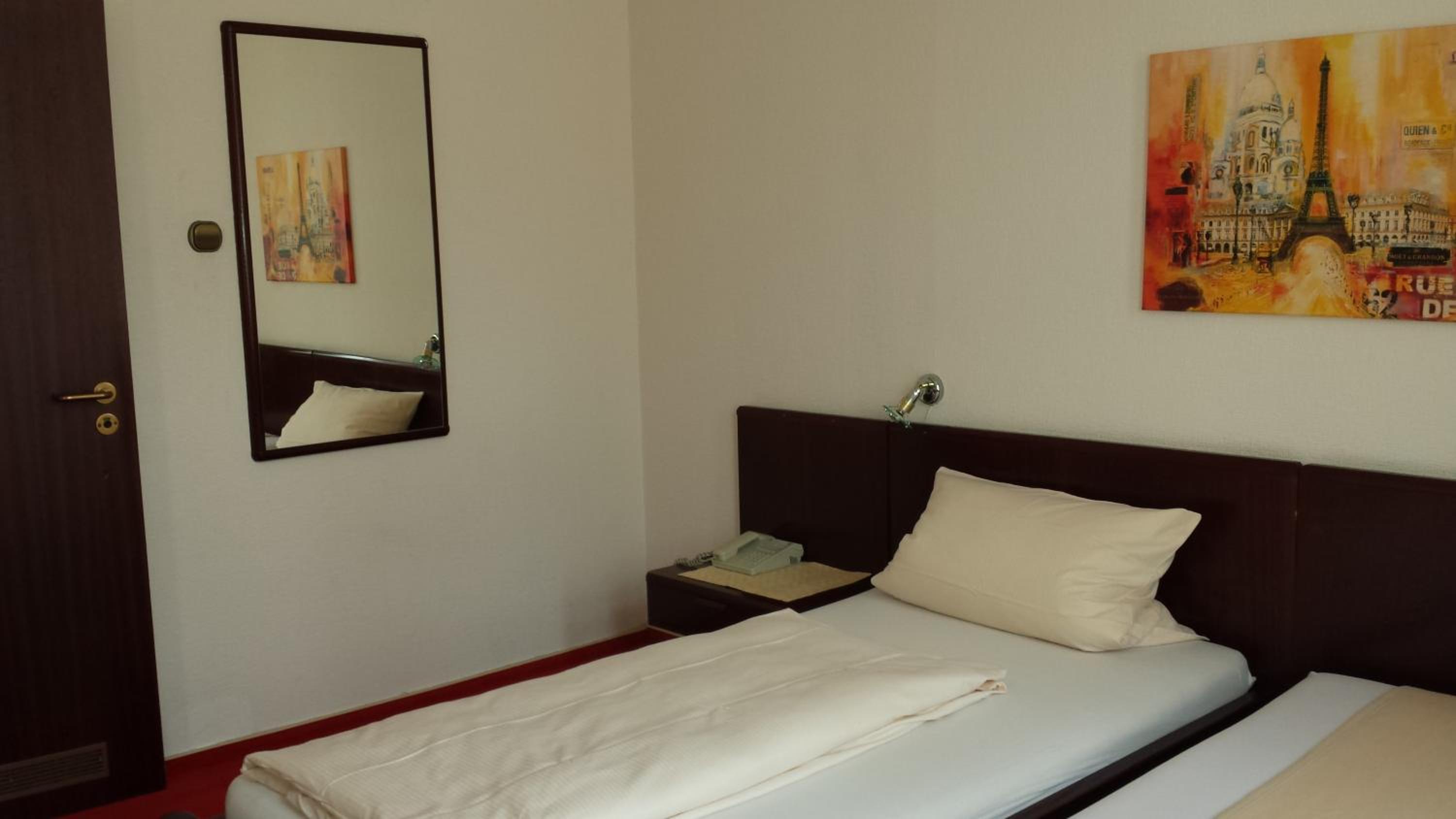 Double Room - Photo 8