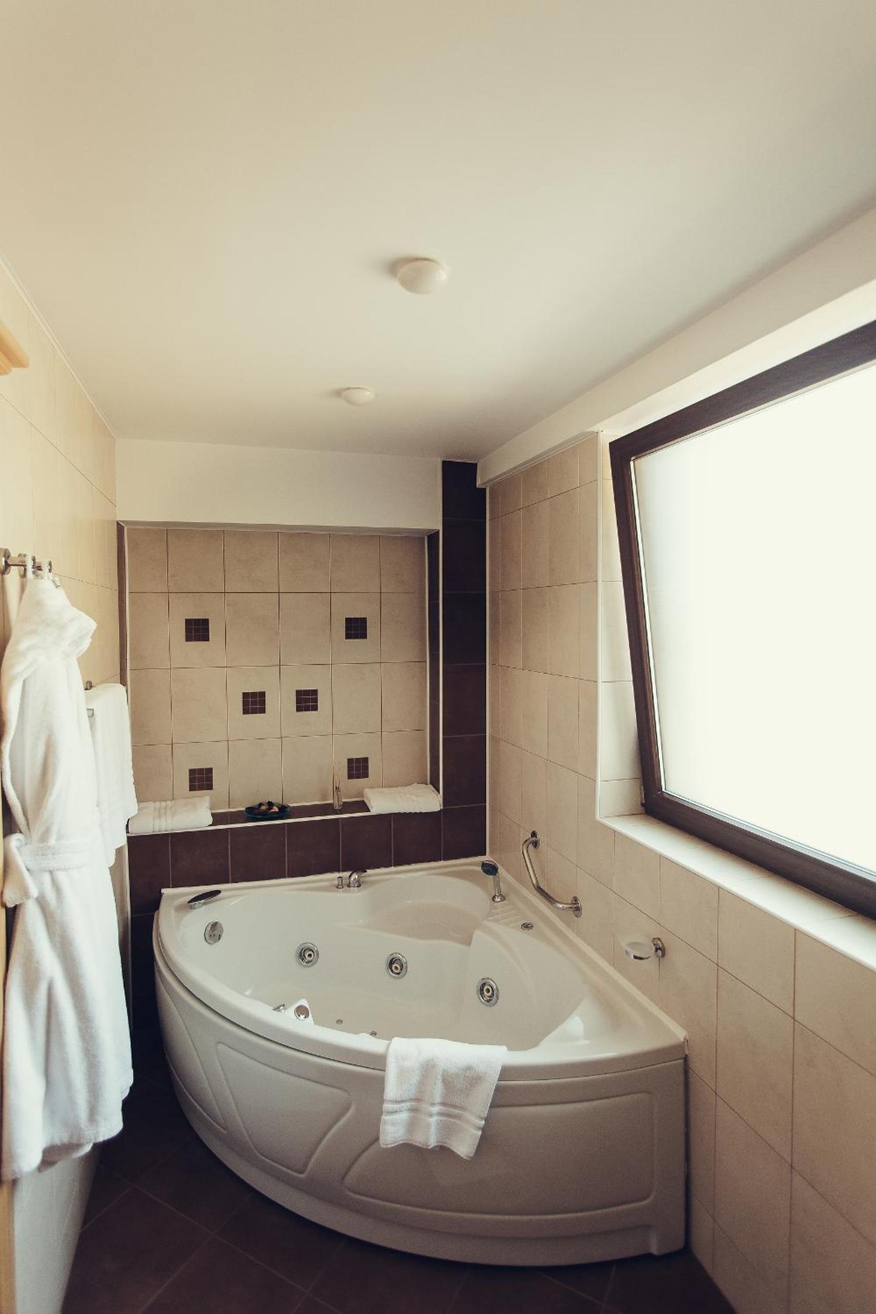 Double or Twin Room - Photo 35