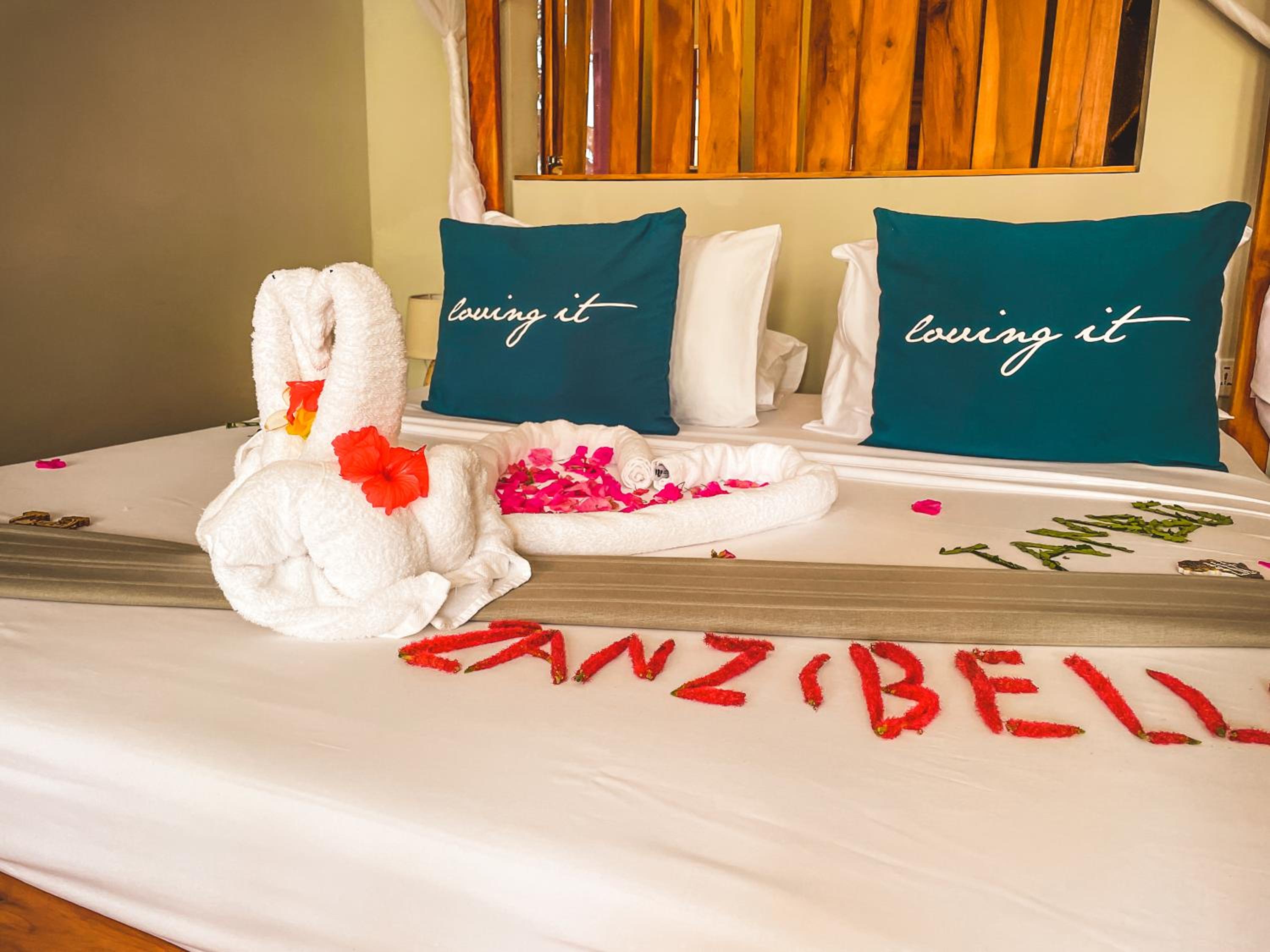 Deluxe Double Room with Balcony - Photo 12