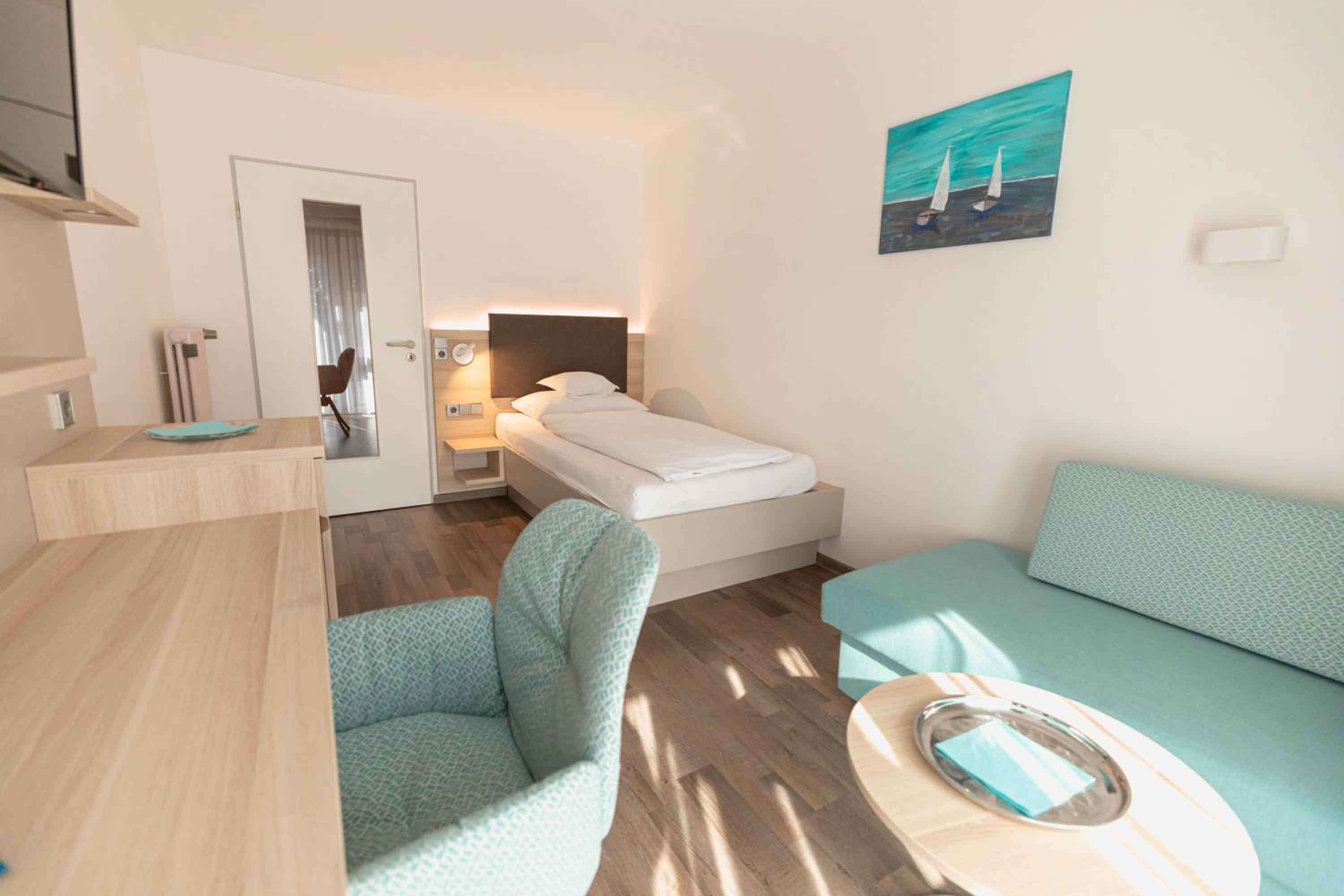 Budget Twin Room photo 3