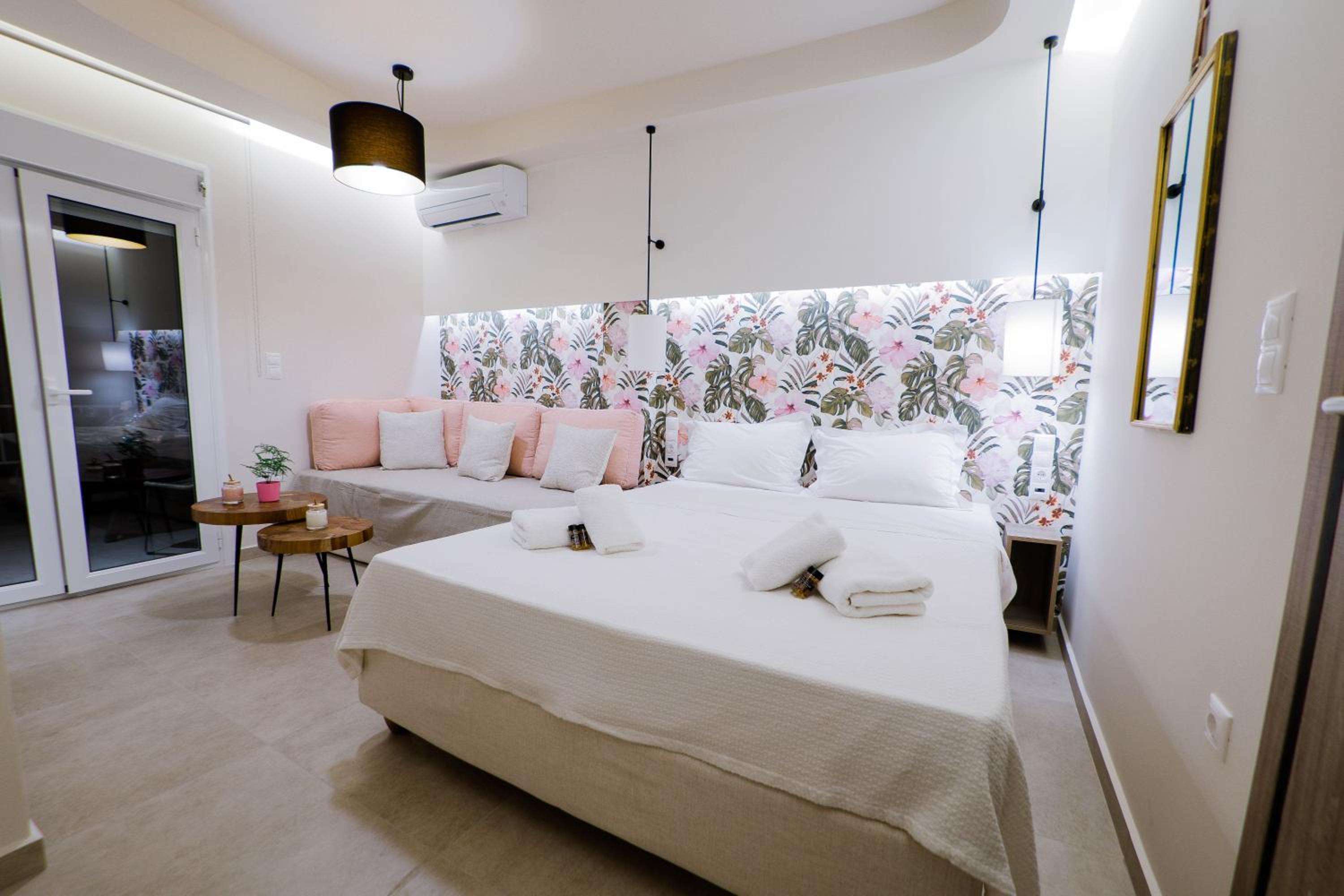 One-Bedroom Apartment - Photo 11