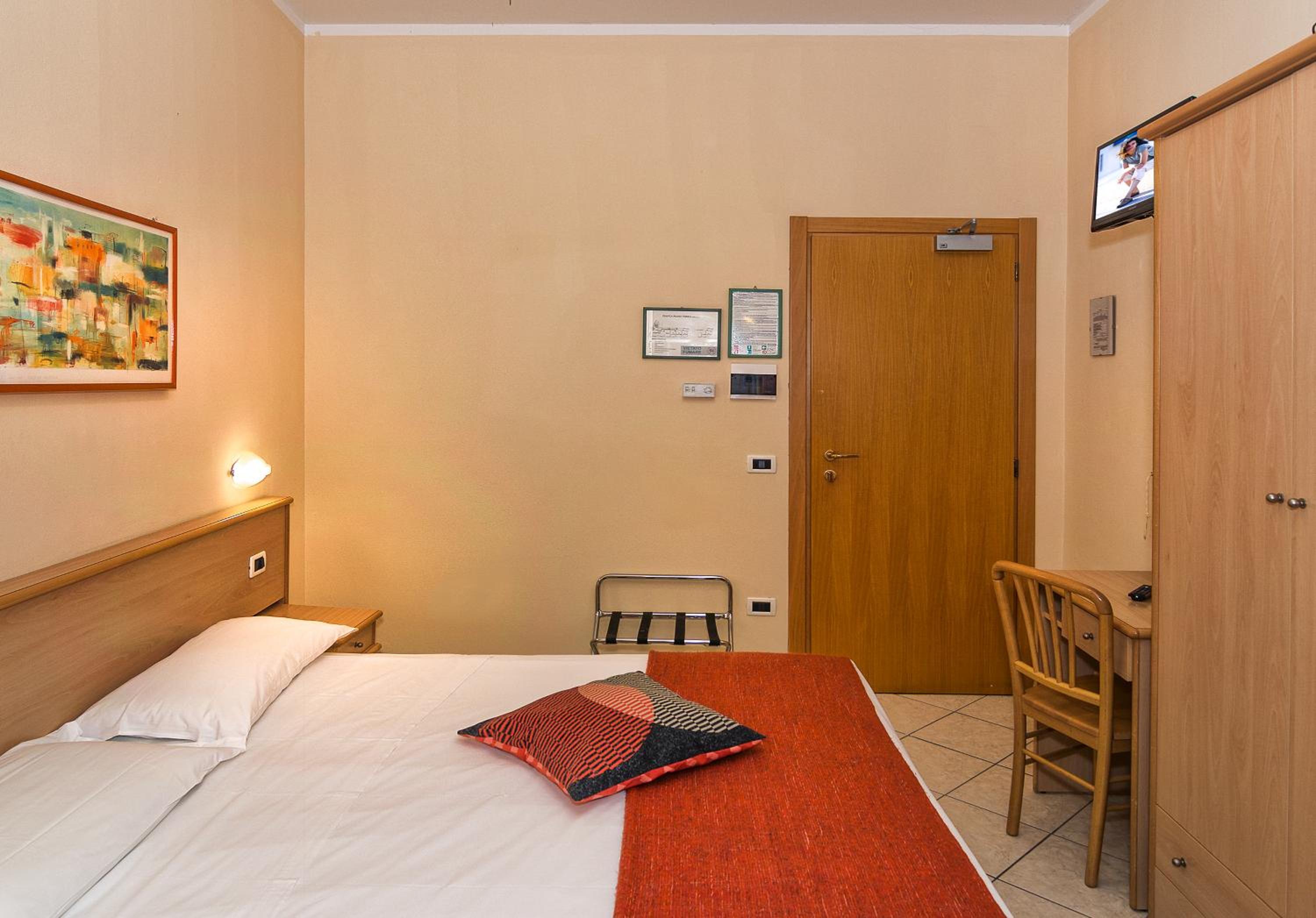 Double or Twin Room with Shared Bathroom
