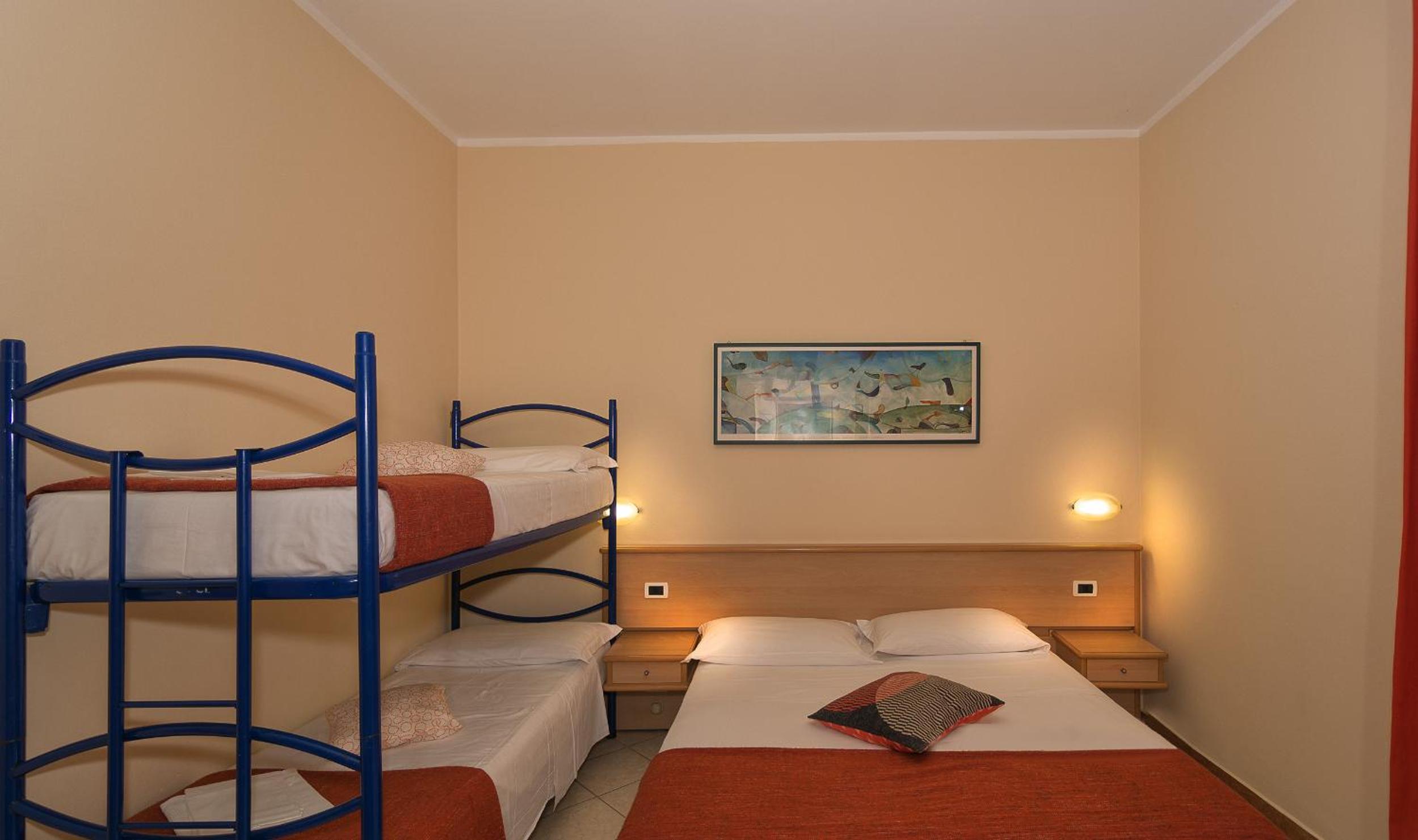 Quadruple Room - Photo 2