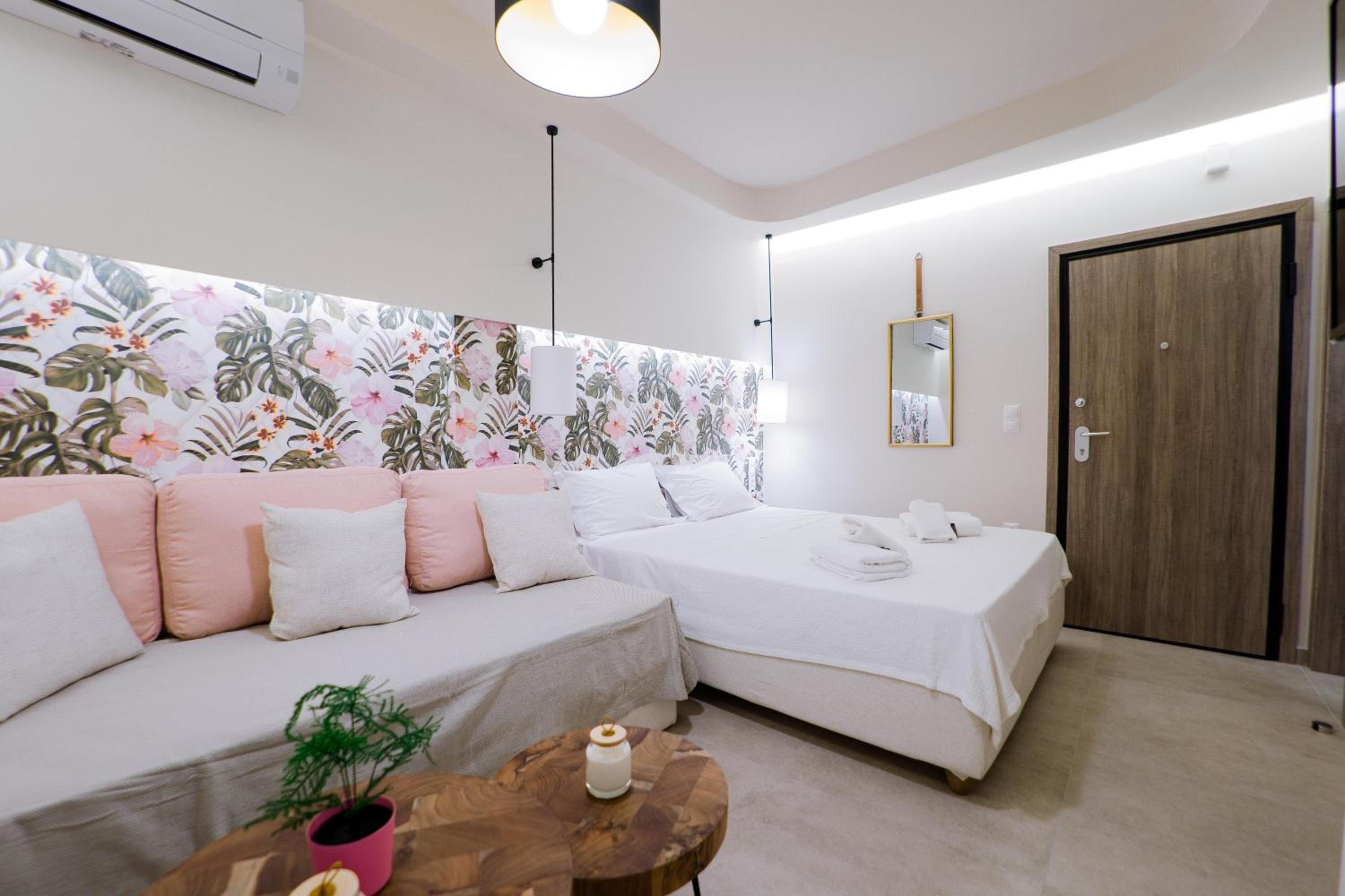 One-Bedroom Apartment - Photo 9