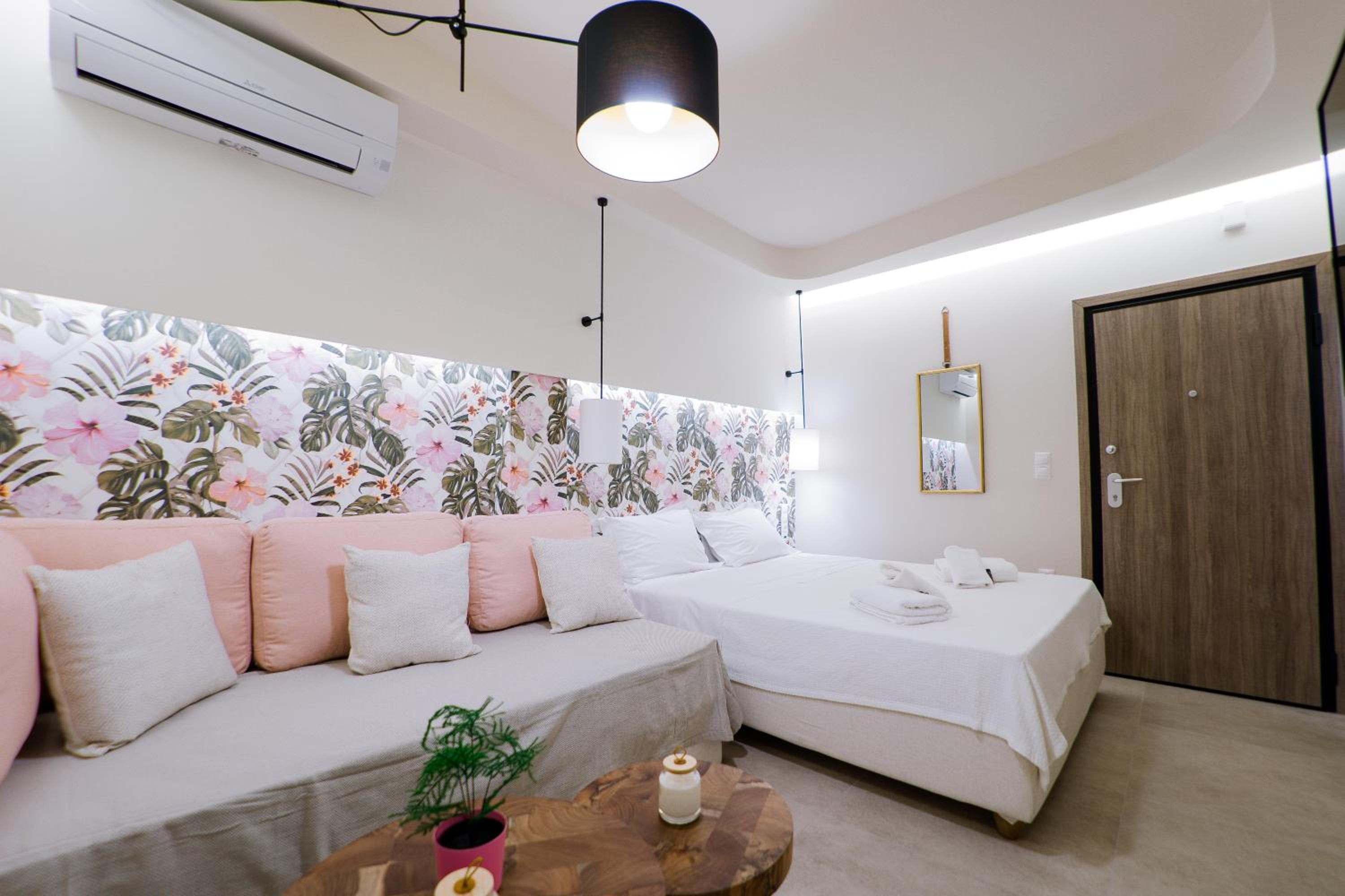 One-Bedroom Apartment - Photo 6