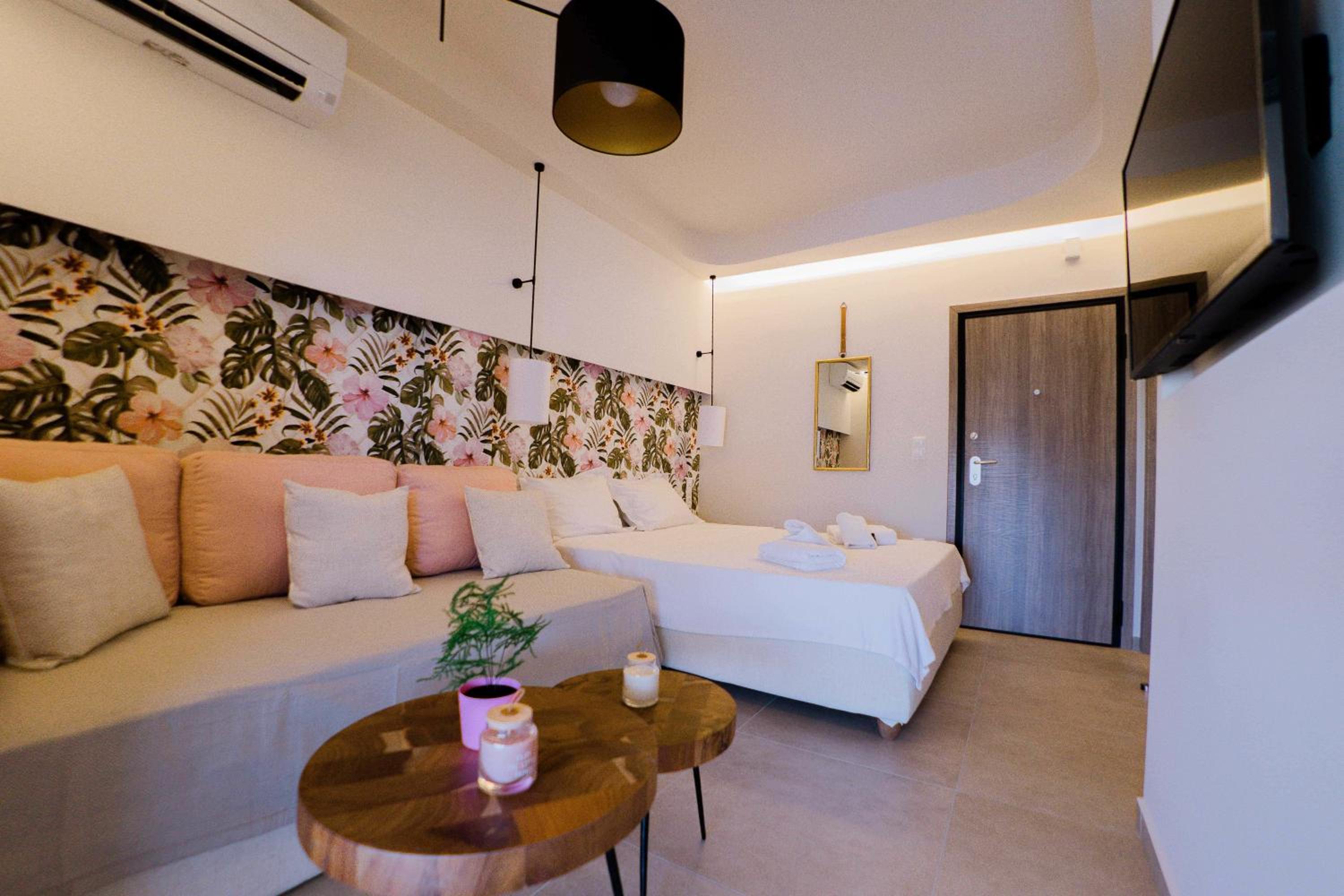 One-Bedroom Apartment - Photo 4