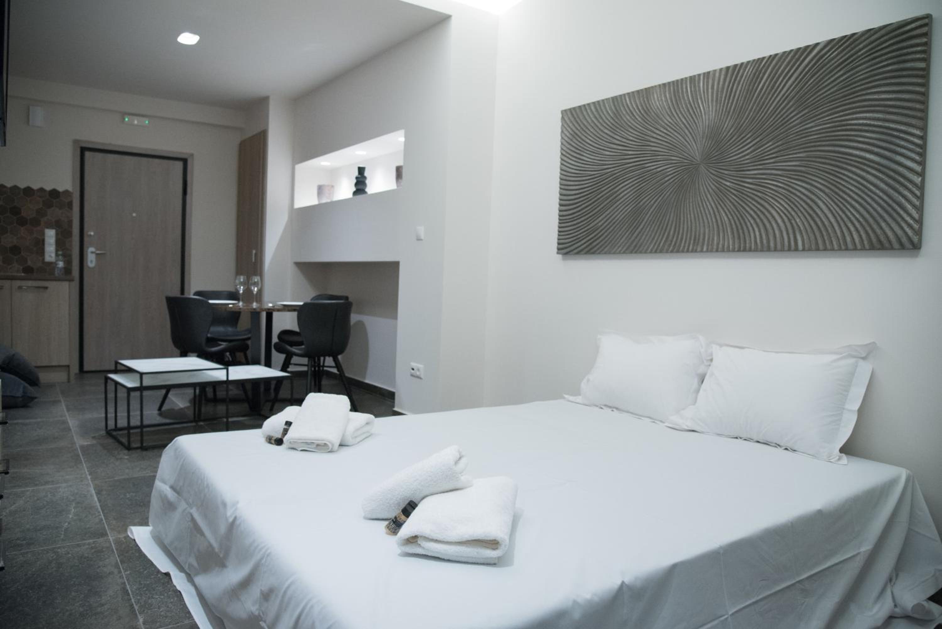 One-Bedroom Apartment - Photo 6