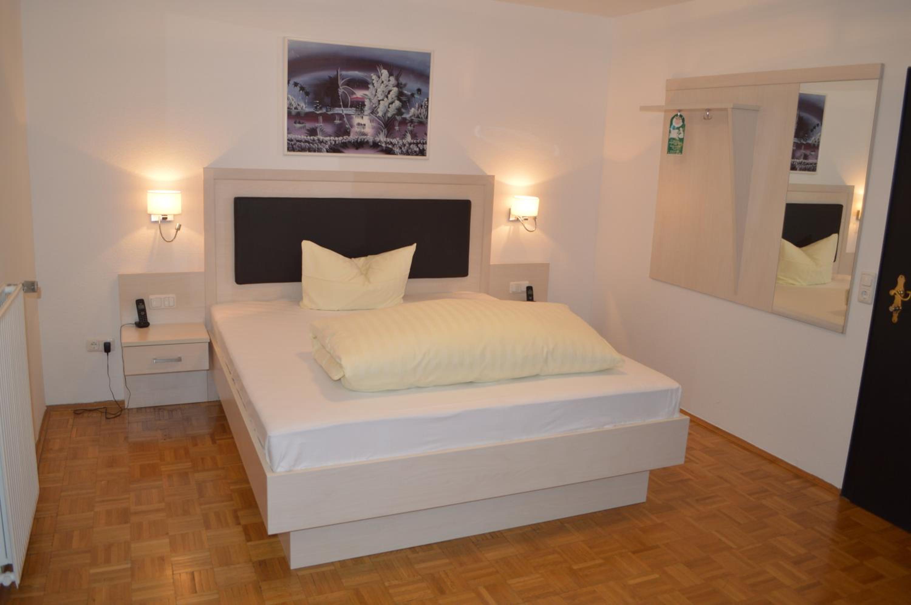 Double Room - Photo 7