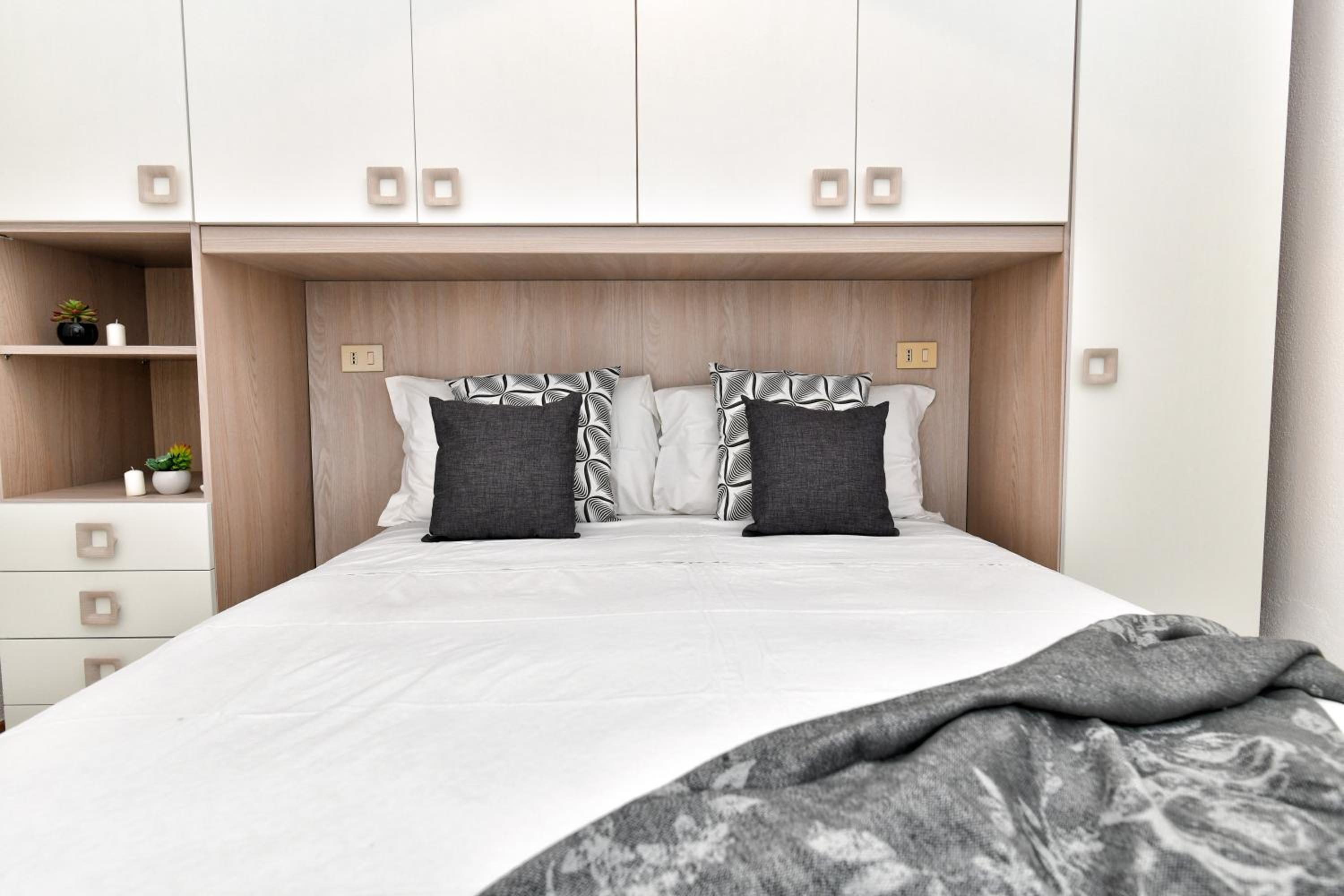 Apartment with Sea View - Photo 19