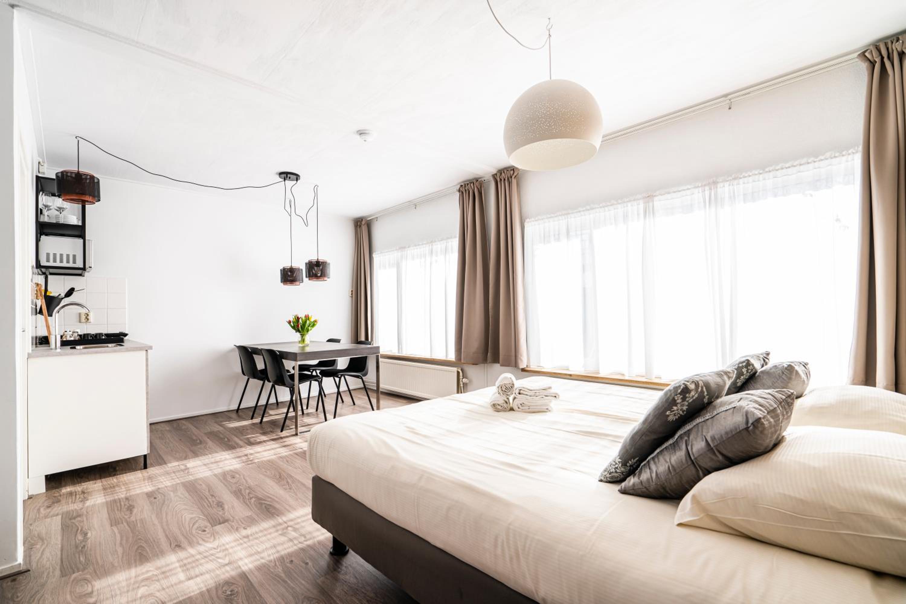 Studio Apartment photo 1