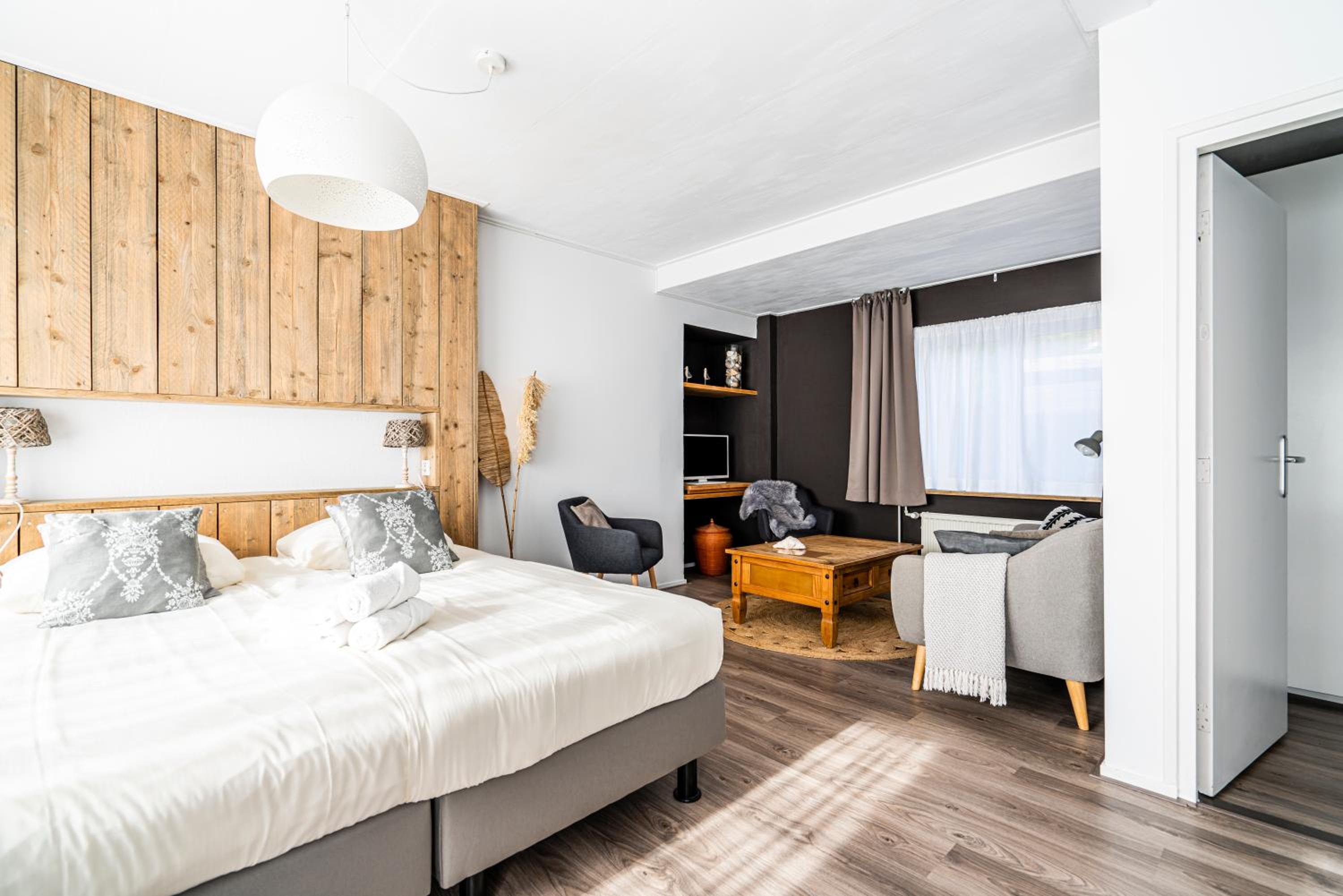Studio Apartment photo 3