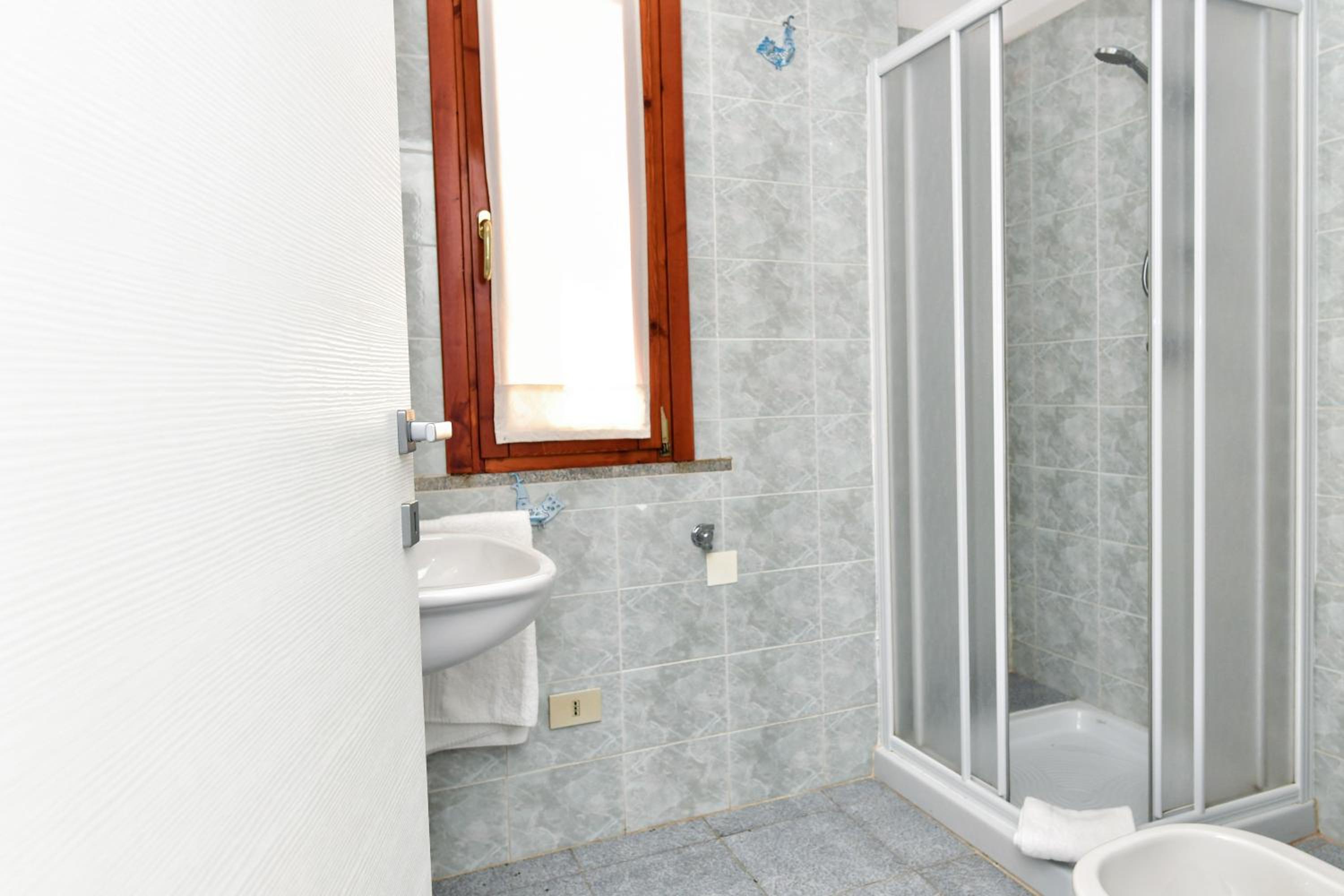 Apartment with Sea View - Photo 28