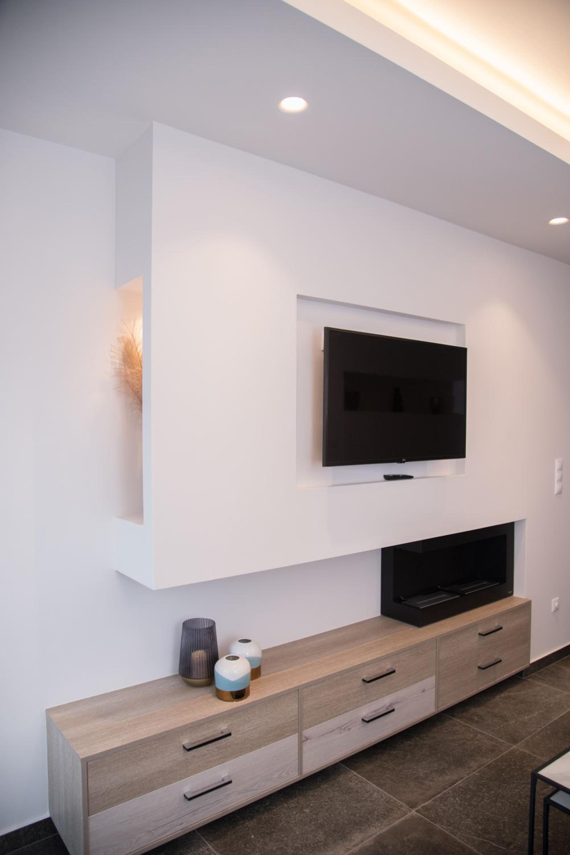One-Bedroom Apartment - Photo 8