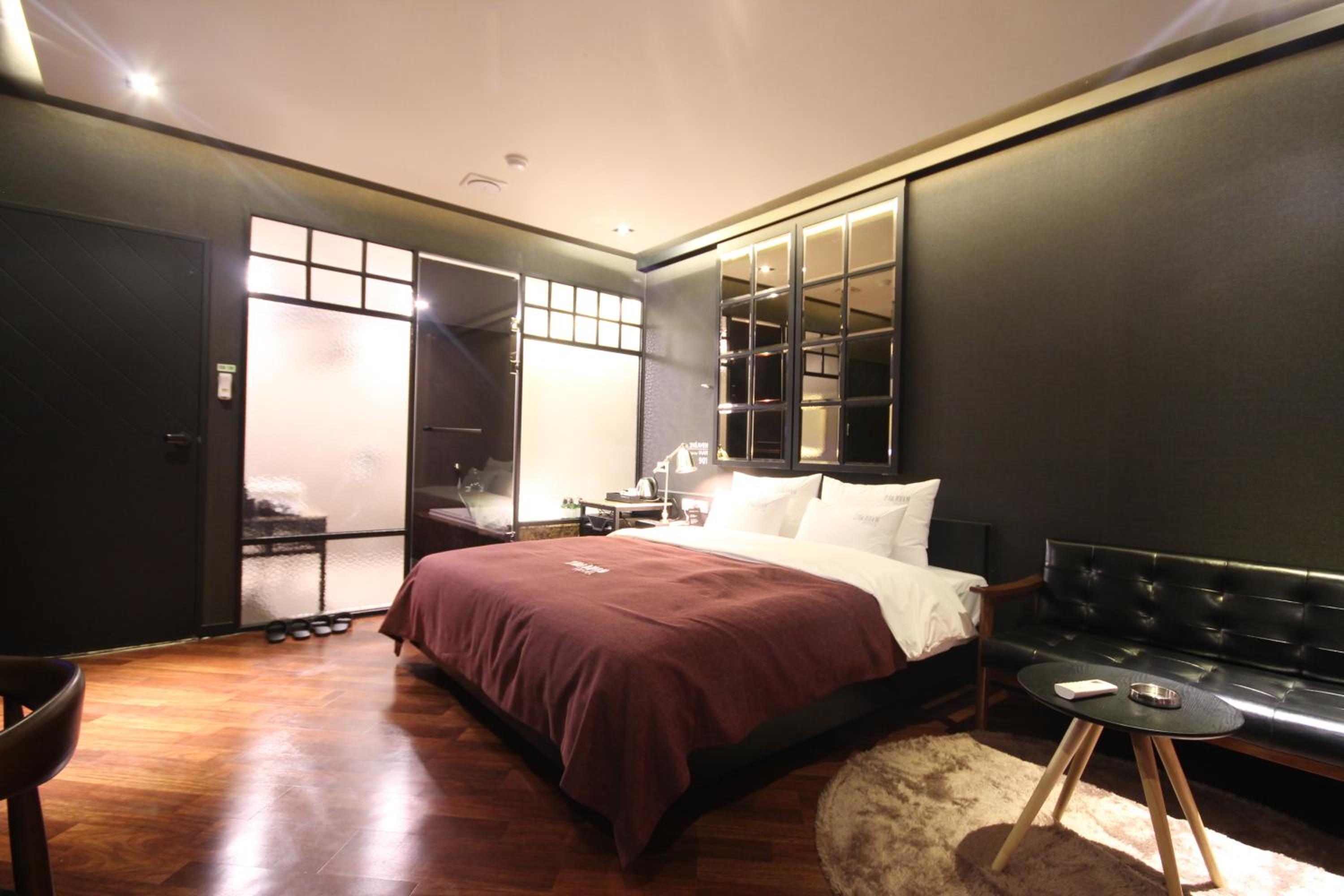 Standard Twin Room - Photo 7