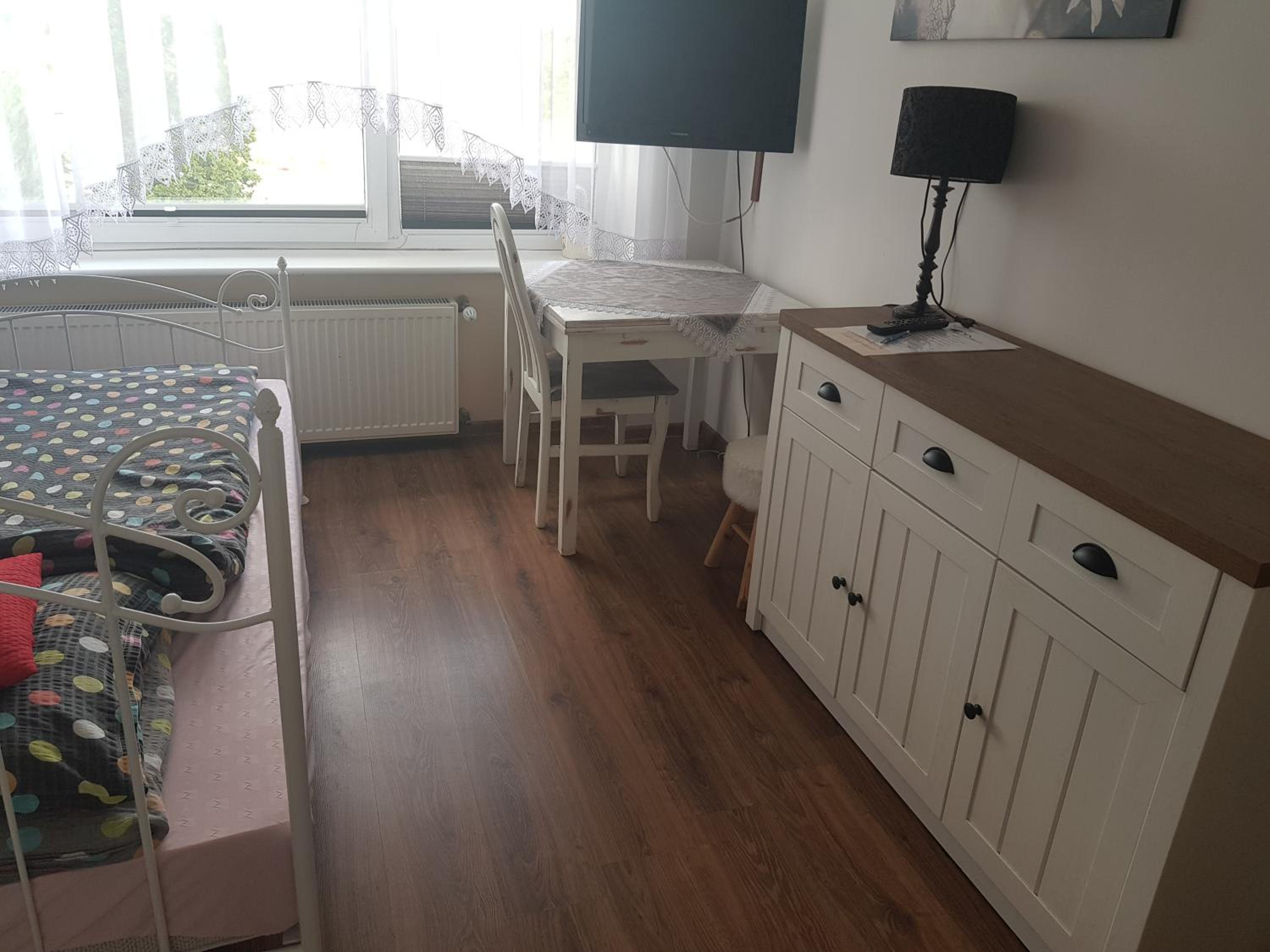 Small Double Room - Photo 3