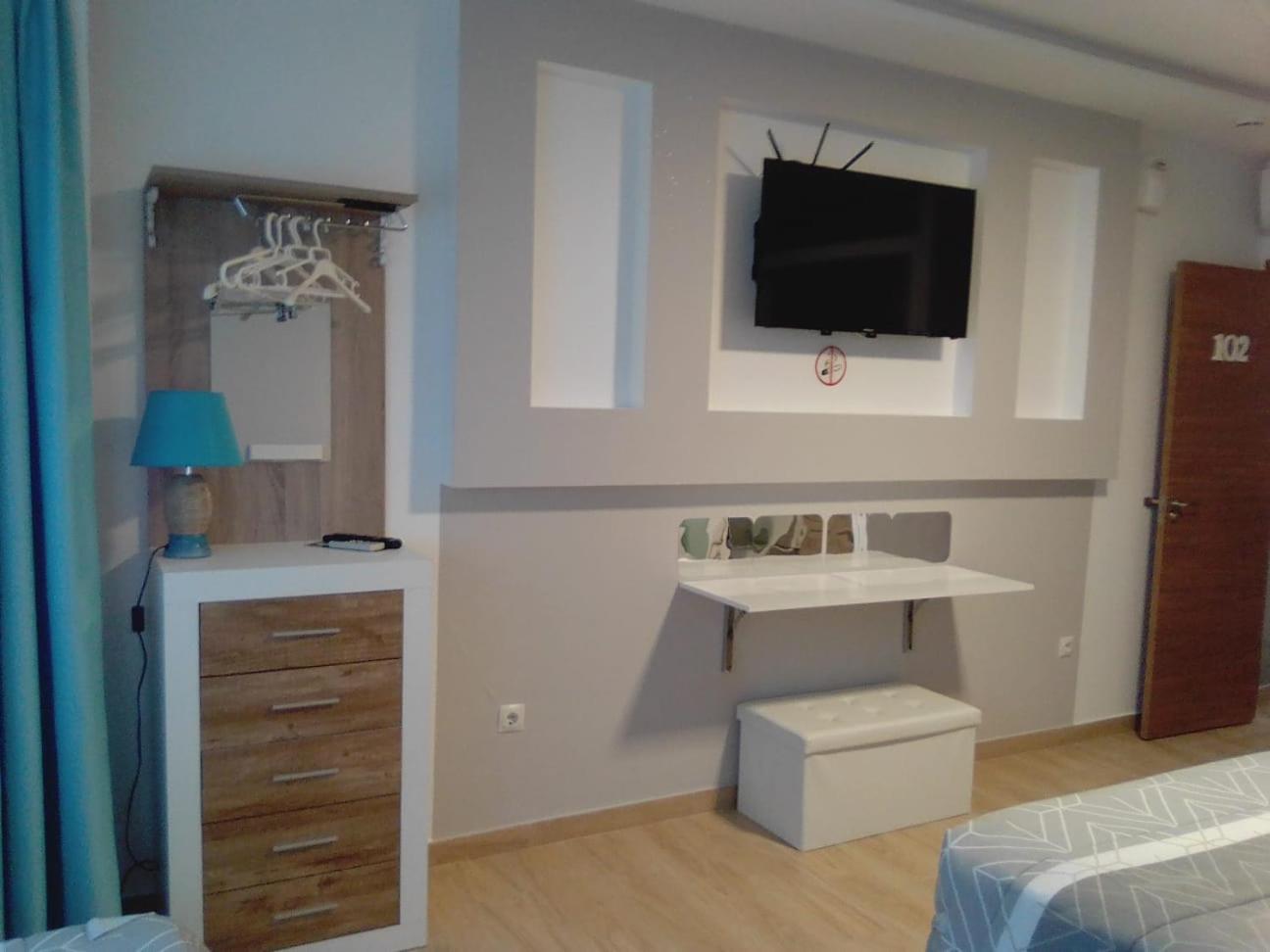 Double Room with Private Bathroom - Photo 4