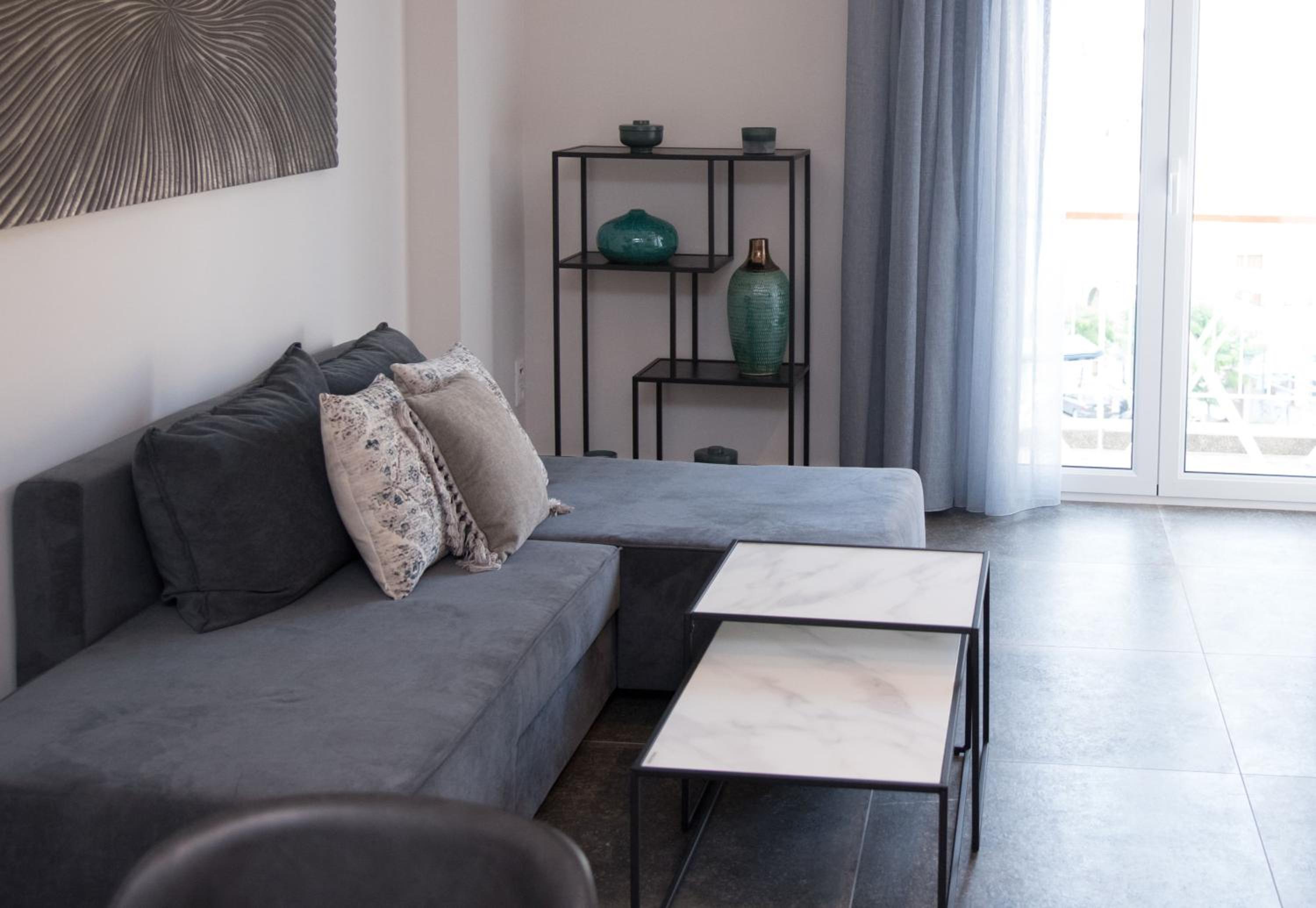 One-Bedroom Apartment - Photo 15