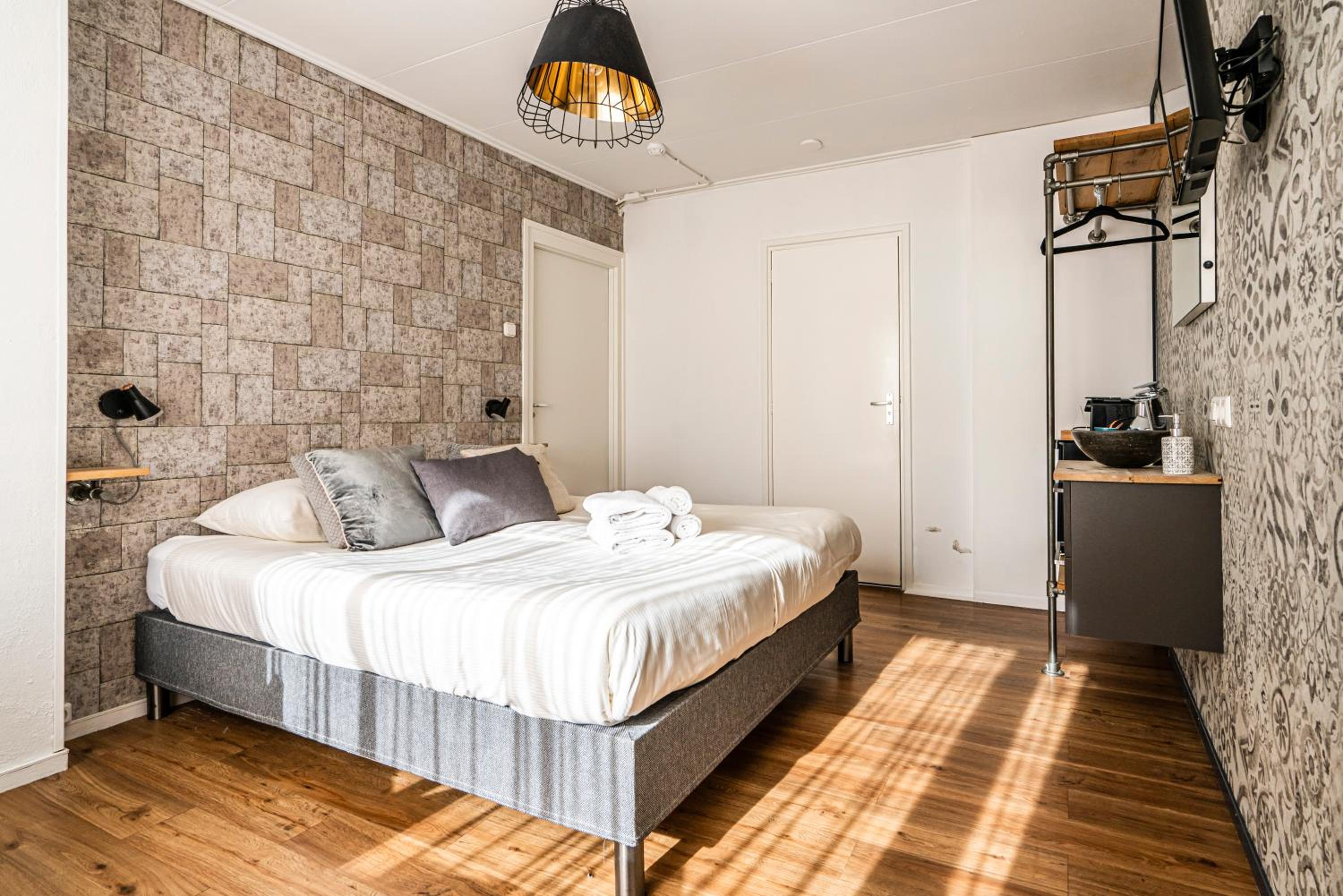 Standard Double Room photo 3