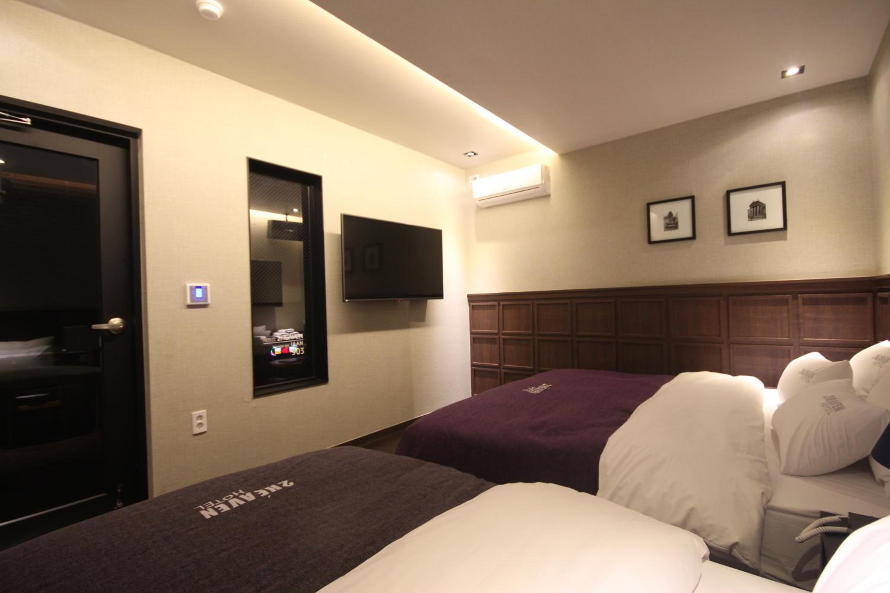 Family Twin Room - Photo 11