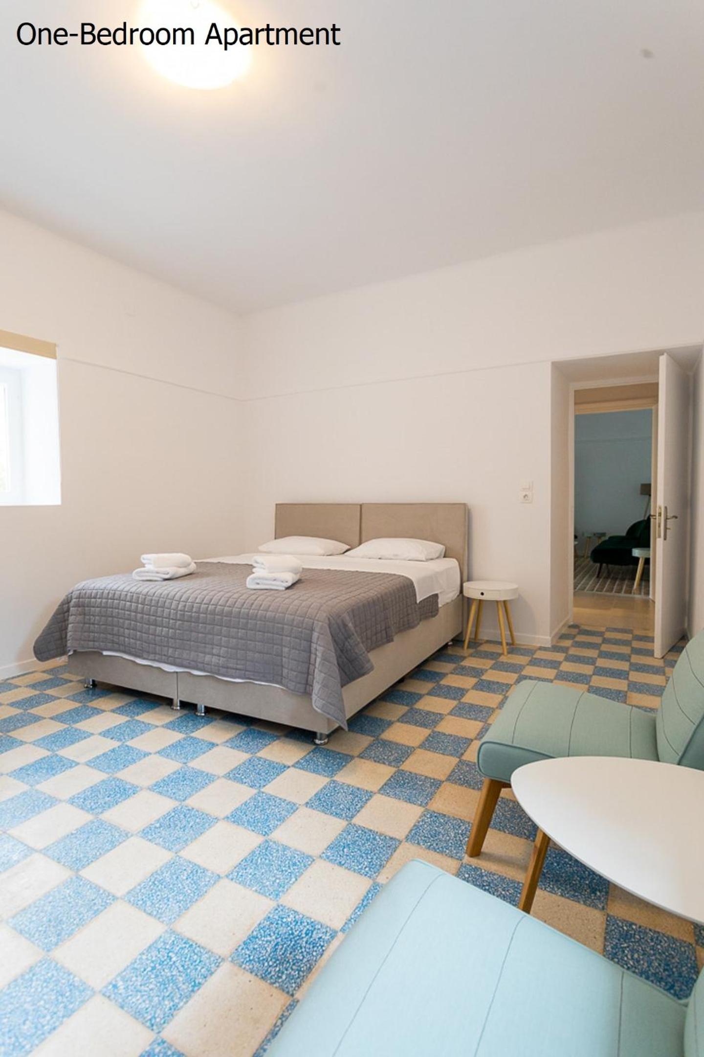 One-Bedroom Apartment - Photo 14