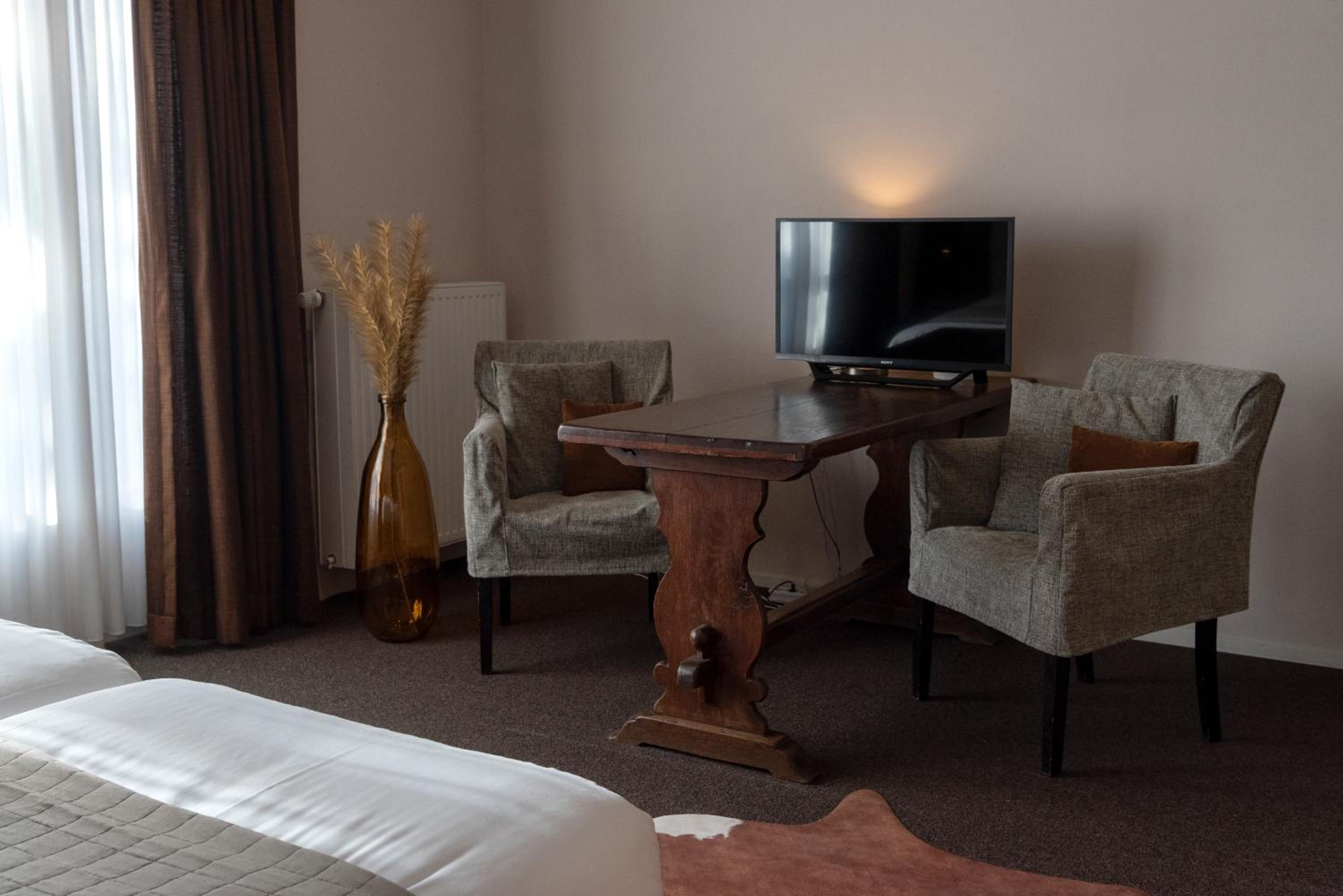 Double Room with Bath - Photo 1