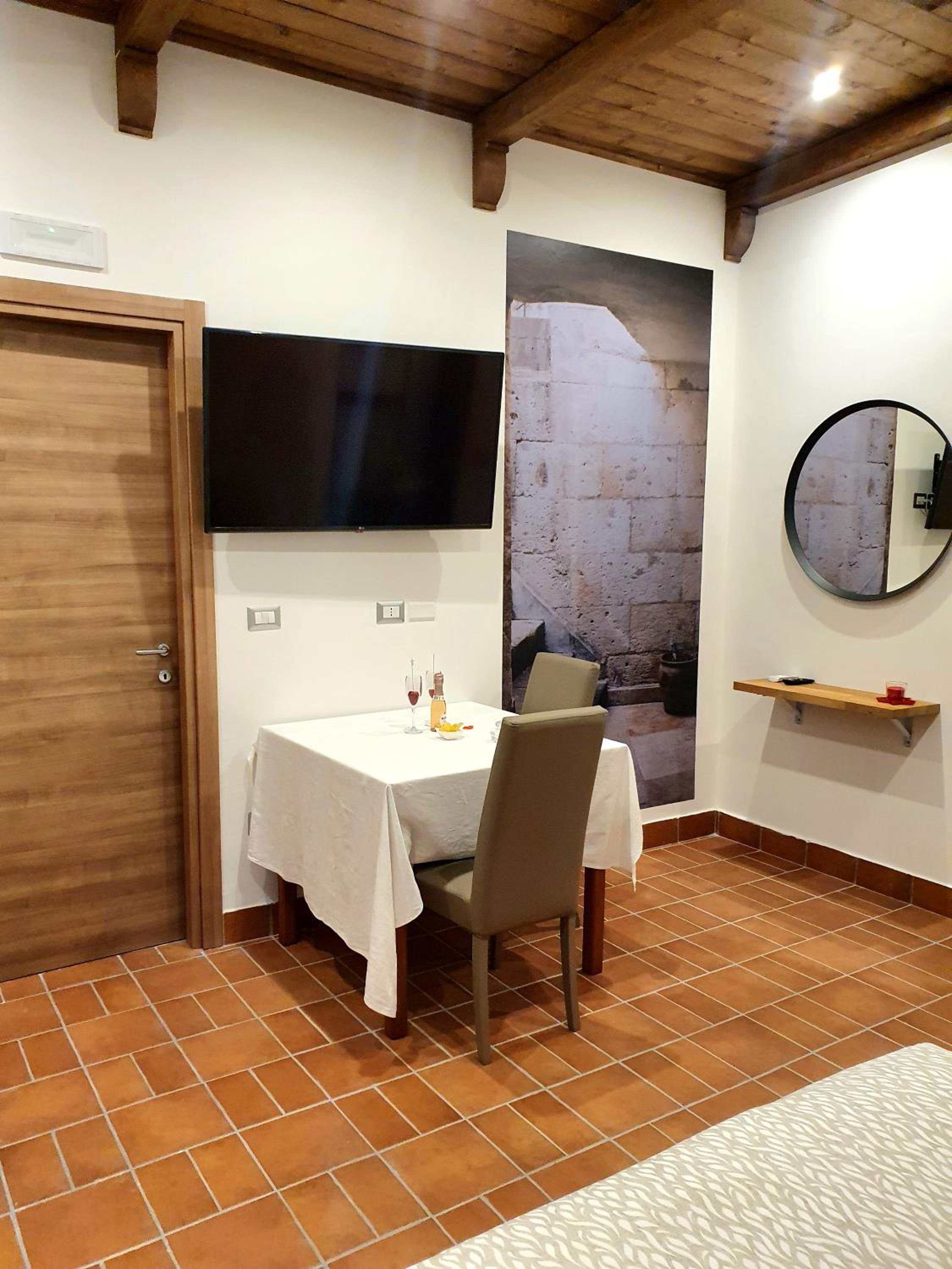 Queen Room with Spa Bath photo 2