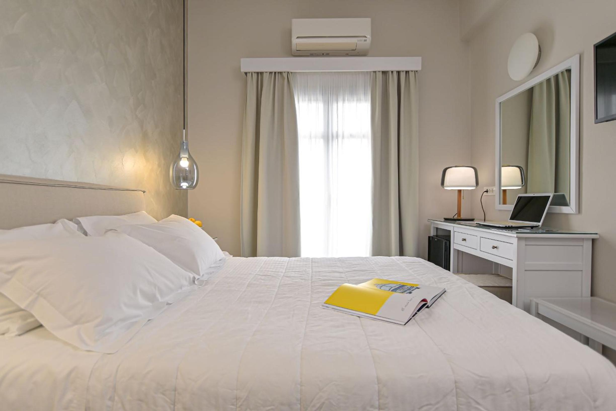 Double or Twin Room with Sea View