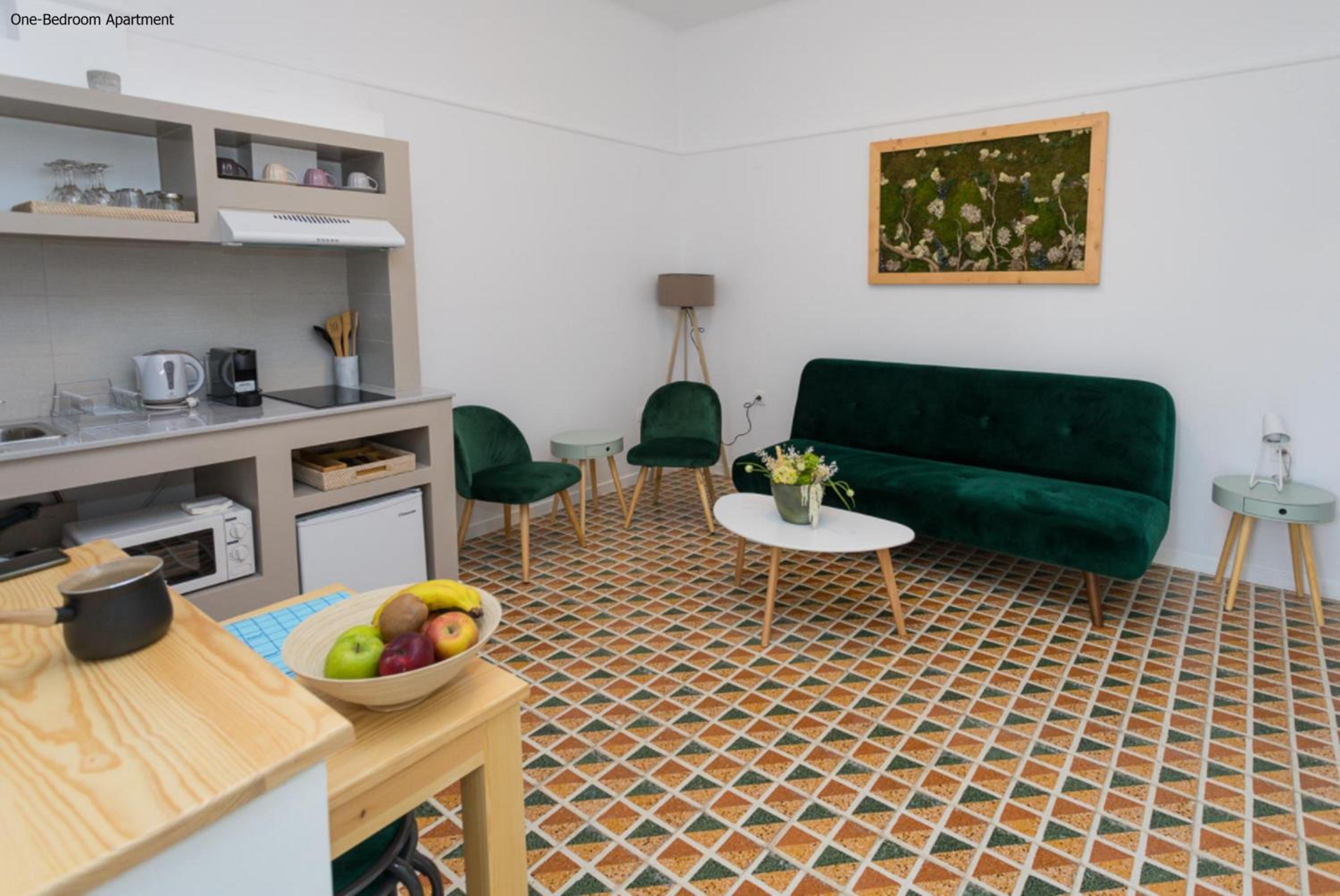 One-Bedroom Apartment - Photo 17